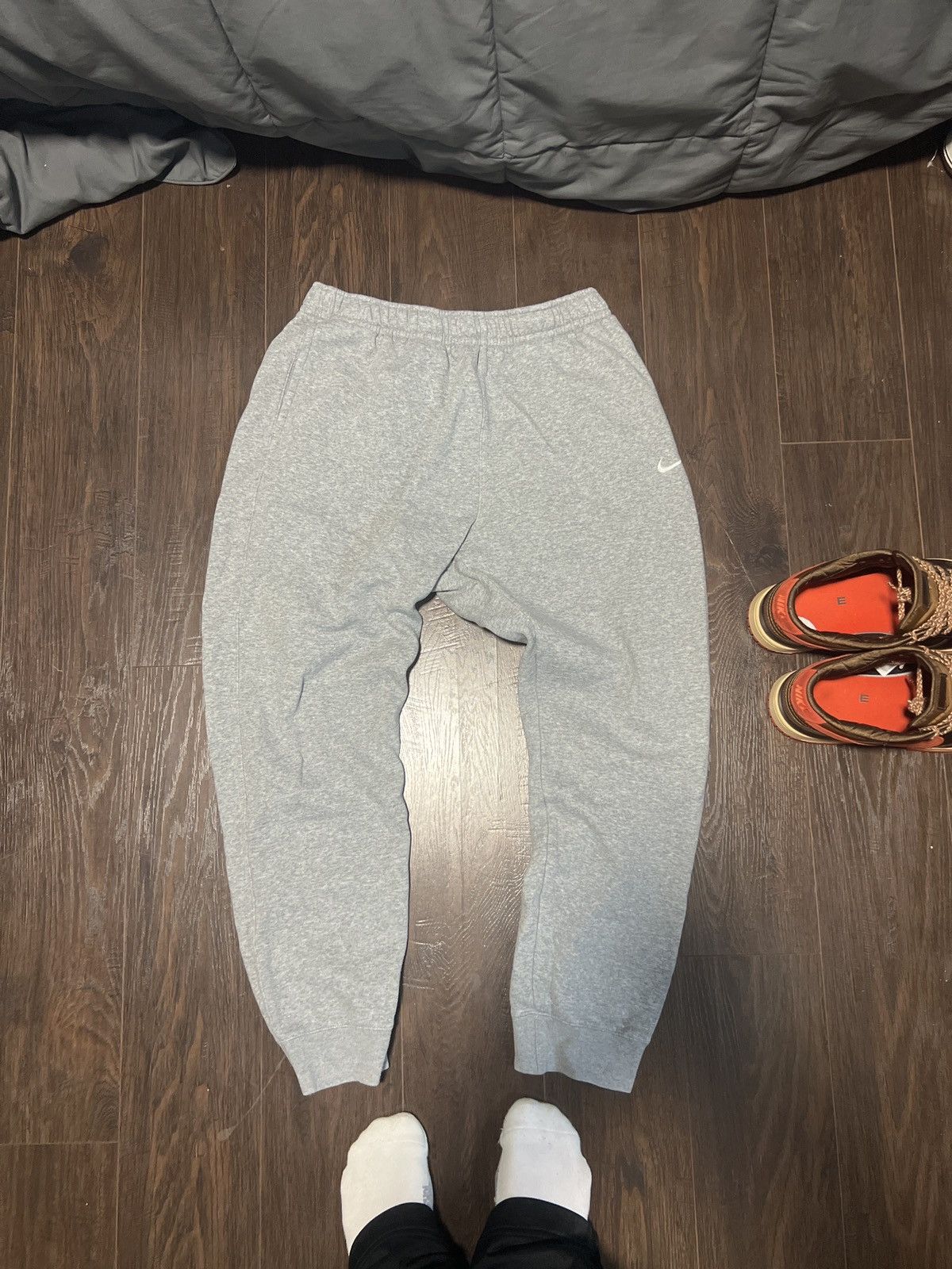 Nike Nike grey sweatpants size L Size US 35 - 3 Thumbnail