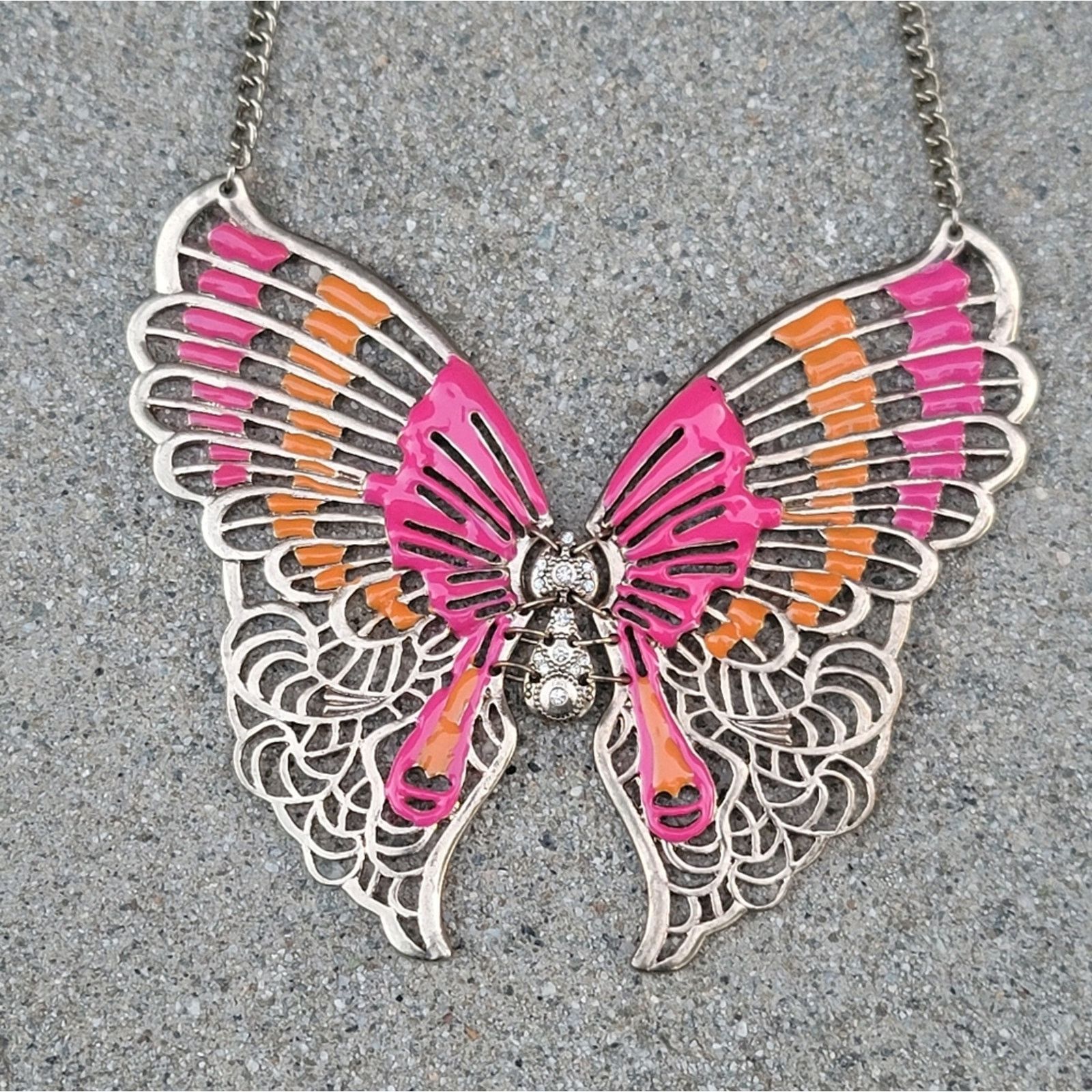 The Unbranded Brand Vtg Large Butterfly Pendant Necklace Size ONE SIZE - 2 Thumbnail