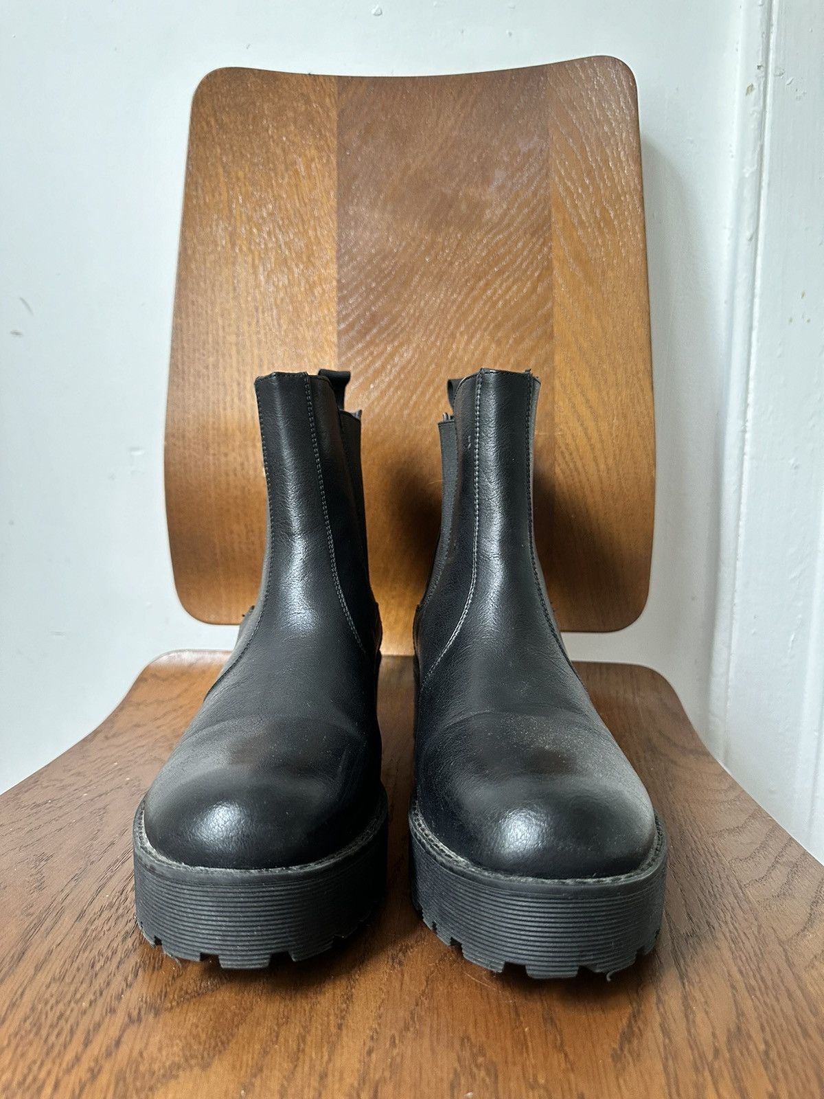 Le Grande Bleu (L.G.B.) × Tornado Mart SEND OFFERS‼️ Heeled Chelsea Boots Size US 8.5 / EU 41-42 - 5 Thumbnail