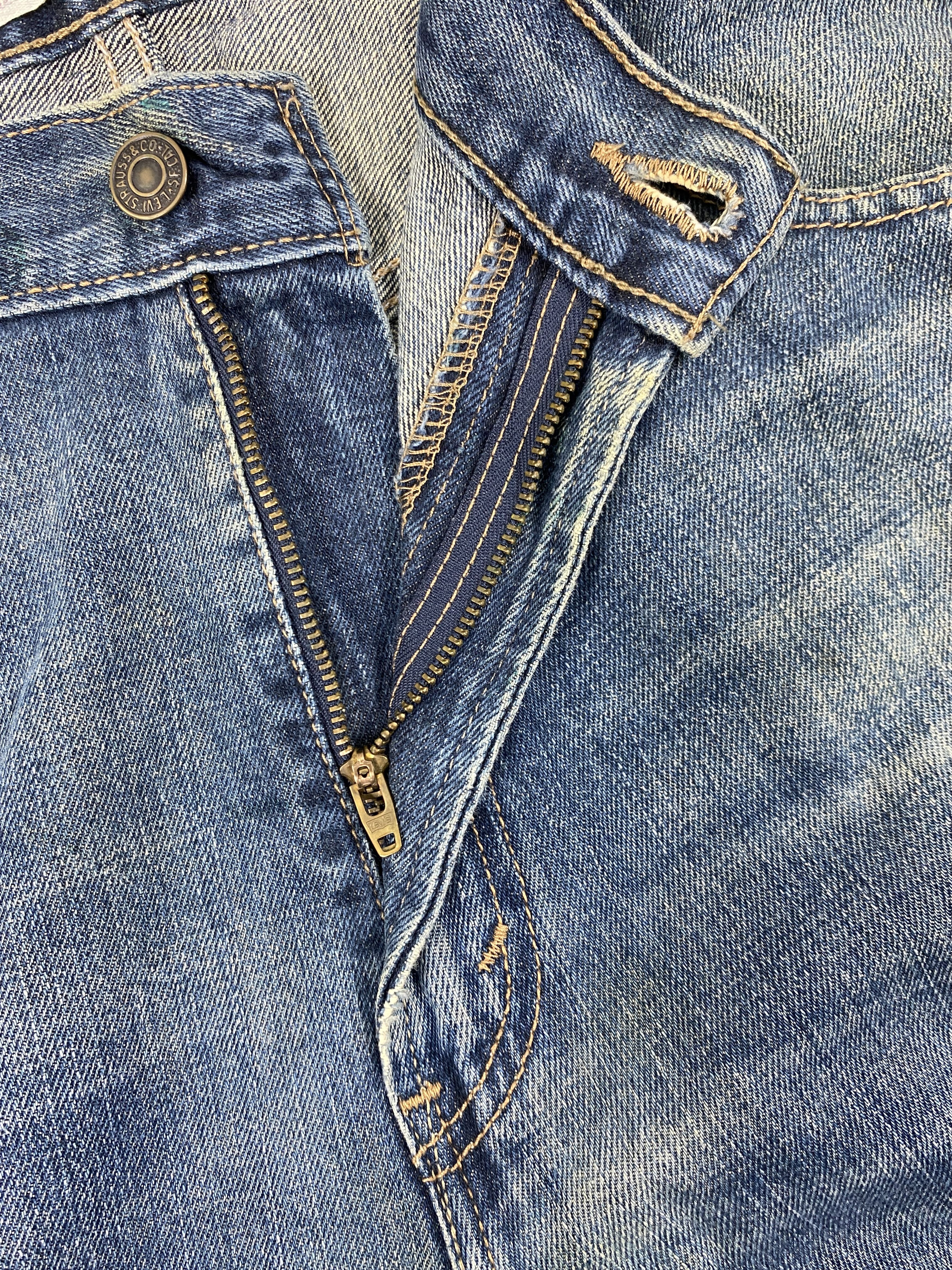 Levi's Distressed Blue Vintage Levi's 559 Jeans 35x35 Denim -JN1464 Size US 35 - 7 Thumbnail