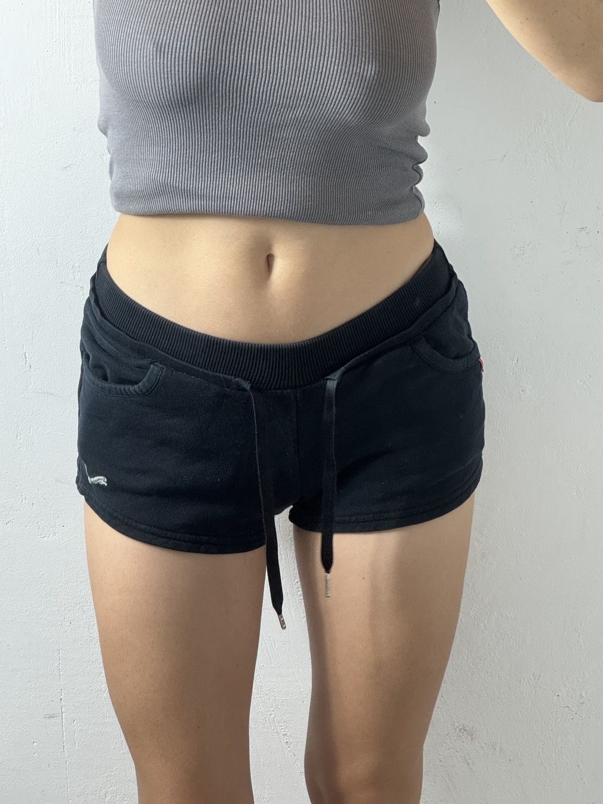 Ferrari × Puma VINTAGE PUMA x FERRARI MINI SHORTS Size 27" / US 4 / IT 40 - 8 Thumbnail