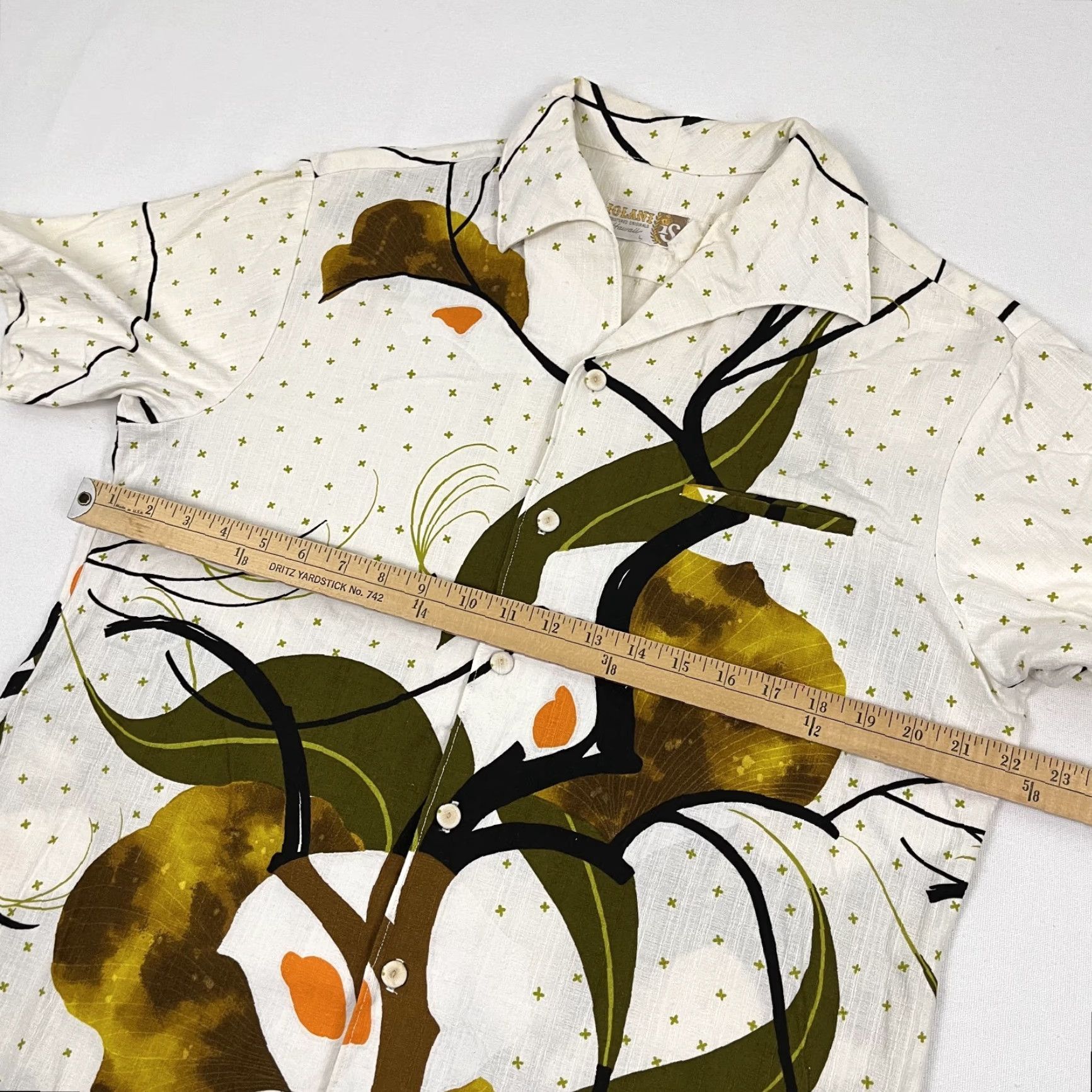 IOLANI VINTAGE Iolani Shirt Mens L White Floral Hawaiian Artsy Tropical Hula Camp 60s 70s Size US L / EU 52-54 / 3 - 4 Thumbnail