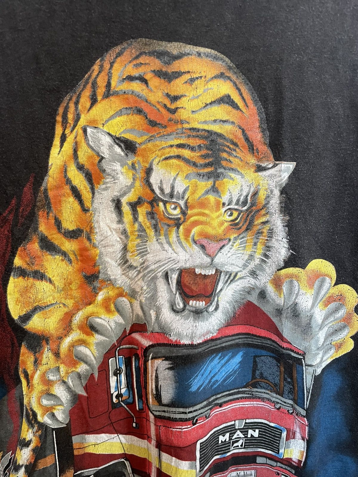 Vintage Truckers vintage 1993 tshirt Man tiger road Size US M / EU 48-50 / 2 - 4 Thumbnail