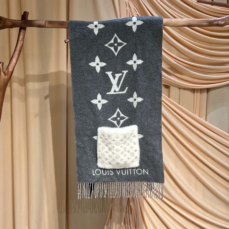 Louis Vuitton Louis Vuitton Grey mink pocket double face cashmere scarf Size ONE SIZE - 1 Thumbnail