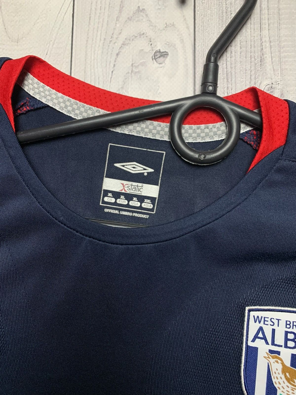 Umbro × Vintage Vintage Umbro West Bromwich soccer jersey size XL navy Size US XL / EU 56 / 4 - 3 Thumbnail