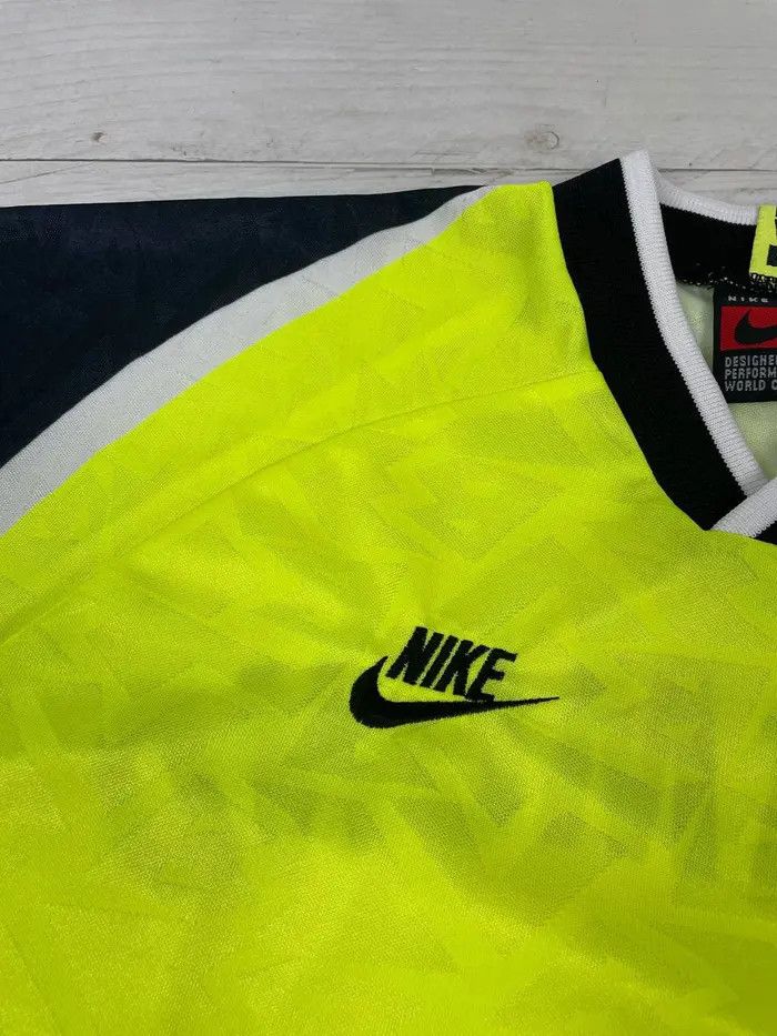 Nike Vintage Nike Borussia Dortmund 1995 1996 Home Shirt Jersey Size US M / EU 48-50 / 2 - 5 Thumbnail