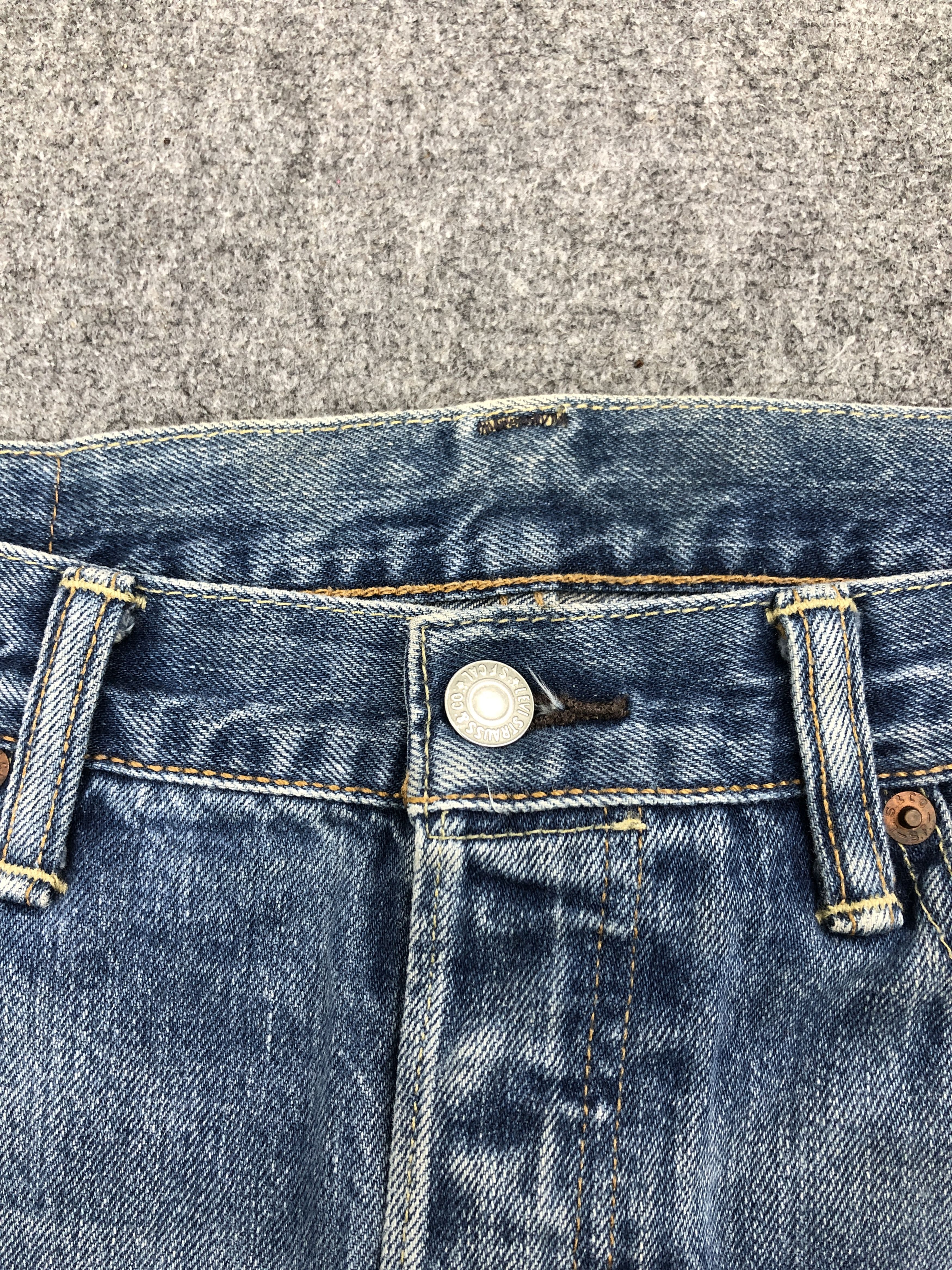 Levi's × Vintage Vintage Levis 501 Faded Blue Denim Jeans Size US 32 / EU 48 - 11 Thumbnail