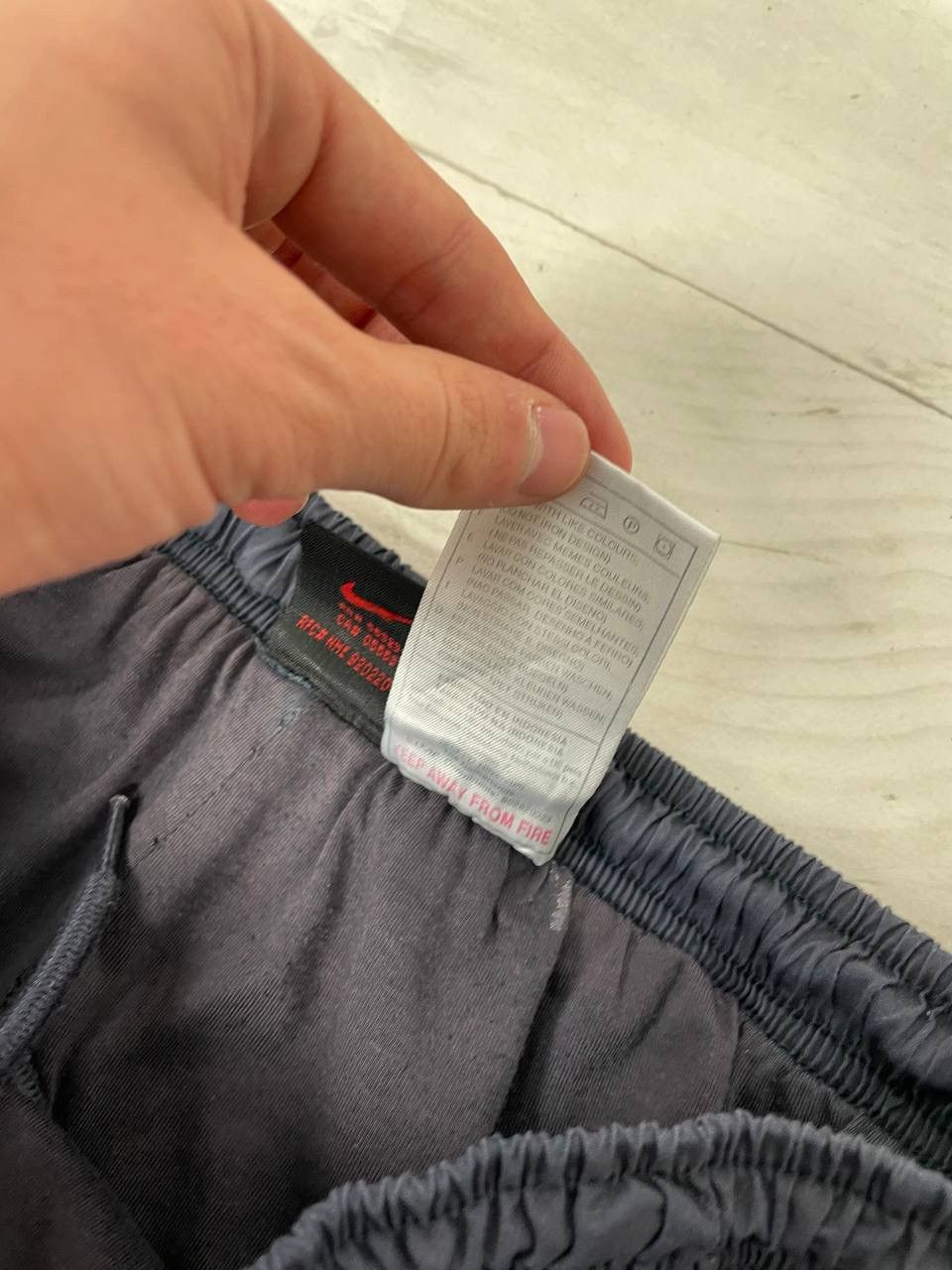 Nike Vintage Nike Pants Swoosh Nylon 90s Size US 30 / EU 46 - 15 Thumbnail