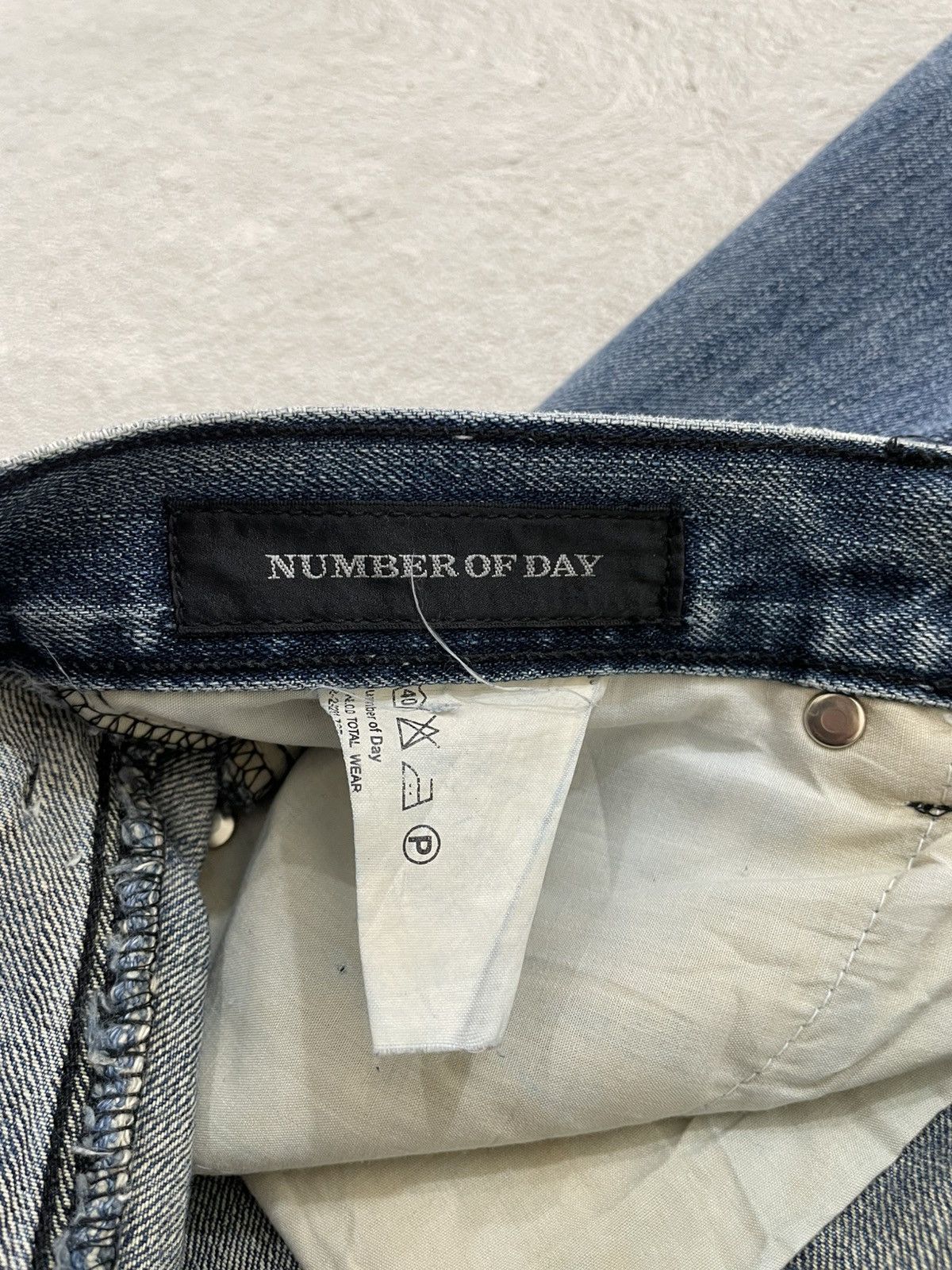 Japanese Brand 2000s Blue Denim Fading Y2K Size US 34 / EU 50 - 5 Thumbnail