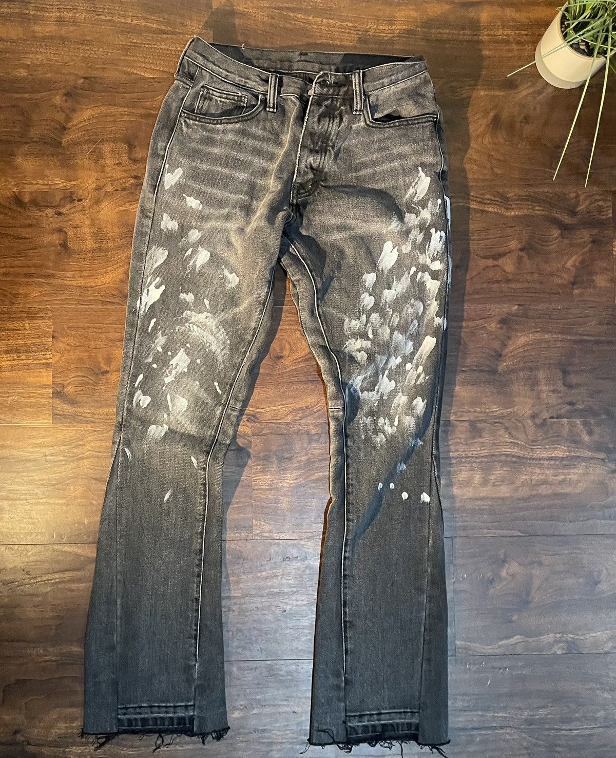 Japanese Brand Paint Brush coated Grey Flared Denim Size US 30 / EU 46 - 1 Thumbnail