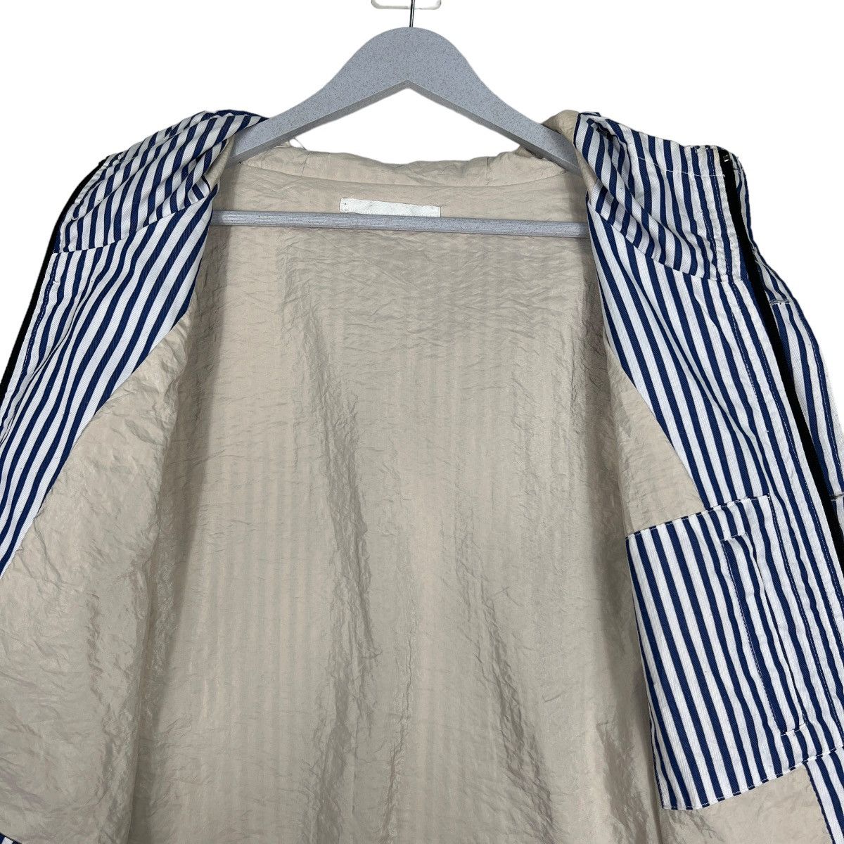 Japanese Brand 🔥 WHITE MEDALION STRIPE JACKET Size US M / EU 48-50 / 2 - 13 Thumbnail