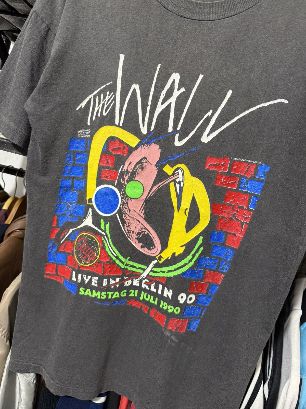 Band Tees Vintage pink floyd the wall live in berlin 90 concert tshirt Size US M / EU 48-50 / 2 - 2 Thumbnail