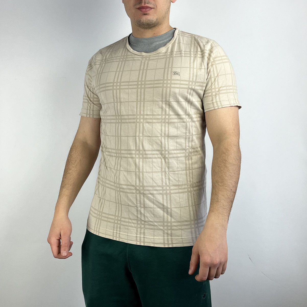 Burberry Burberry London Tshirt nova check size Medium Size US M / EU 48-50 / 2 - 1 Thumbnail