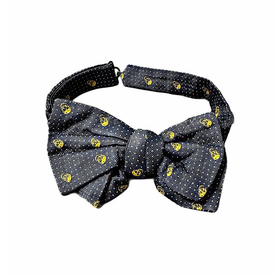 Alexander McQueen Authentic Alexander McQueen Silk Polka Dot Skull Bowtie Size ONE SIZE - 1 Thumbnail