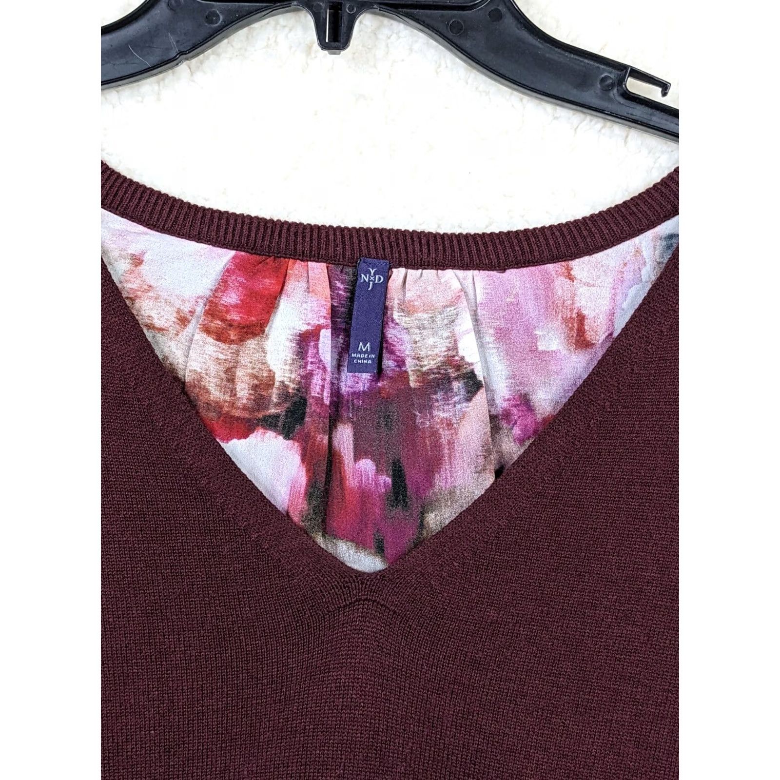 NYDJ NYDJ women's dark red V-Neck long sleeve pullover Sweater Size M Size M / US 6-8 / IT 42-44 - 4 Thumbnail