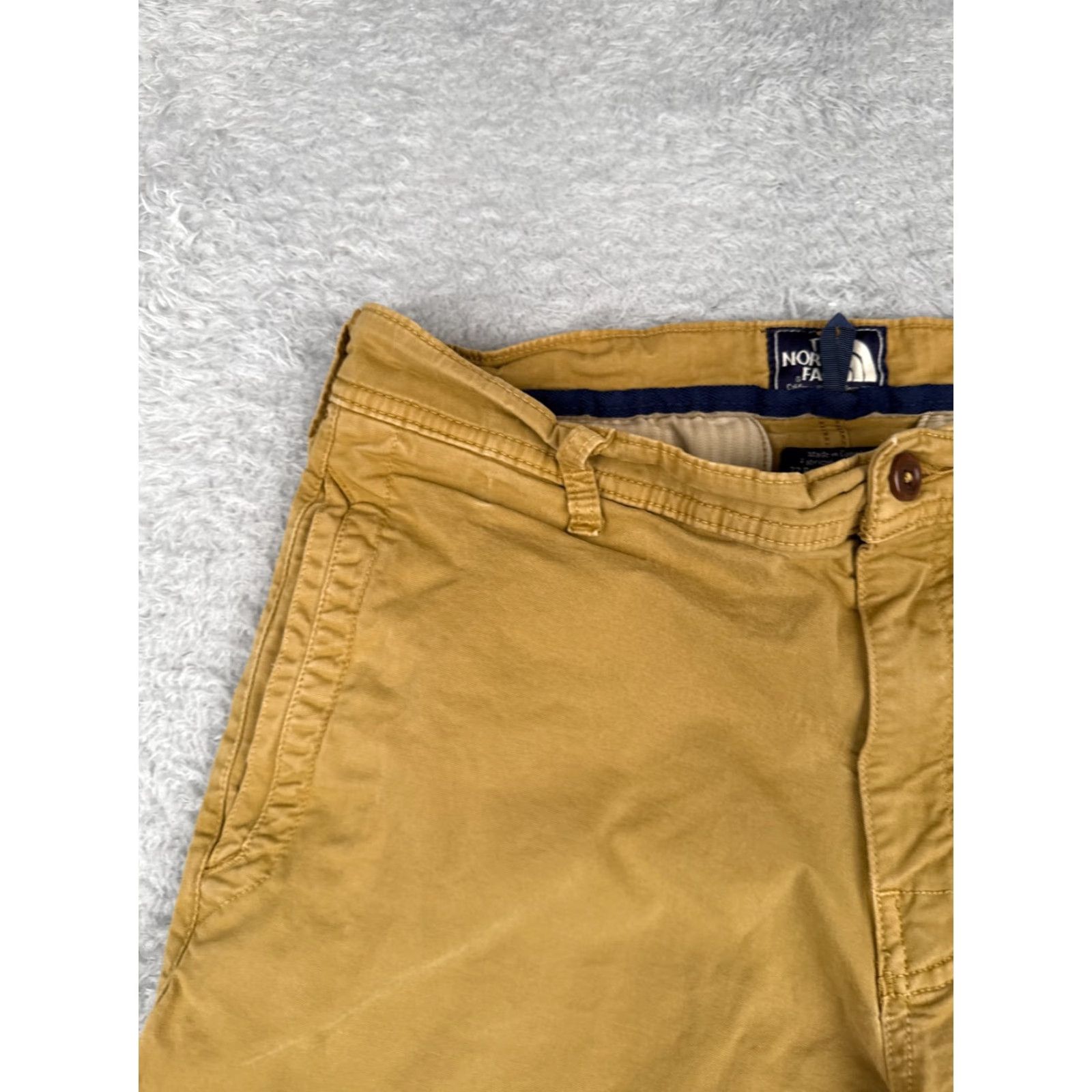 The North Face VINTAGE The North Face Shorts Men 32 Yellow Cotton Twill Chino Hiking Camp 31x9 Mens Regular 32 Yellow Small spots front/back Size US 32 / EU 48 - 4 Thumbnail