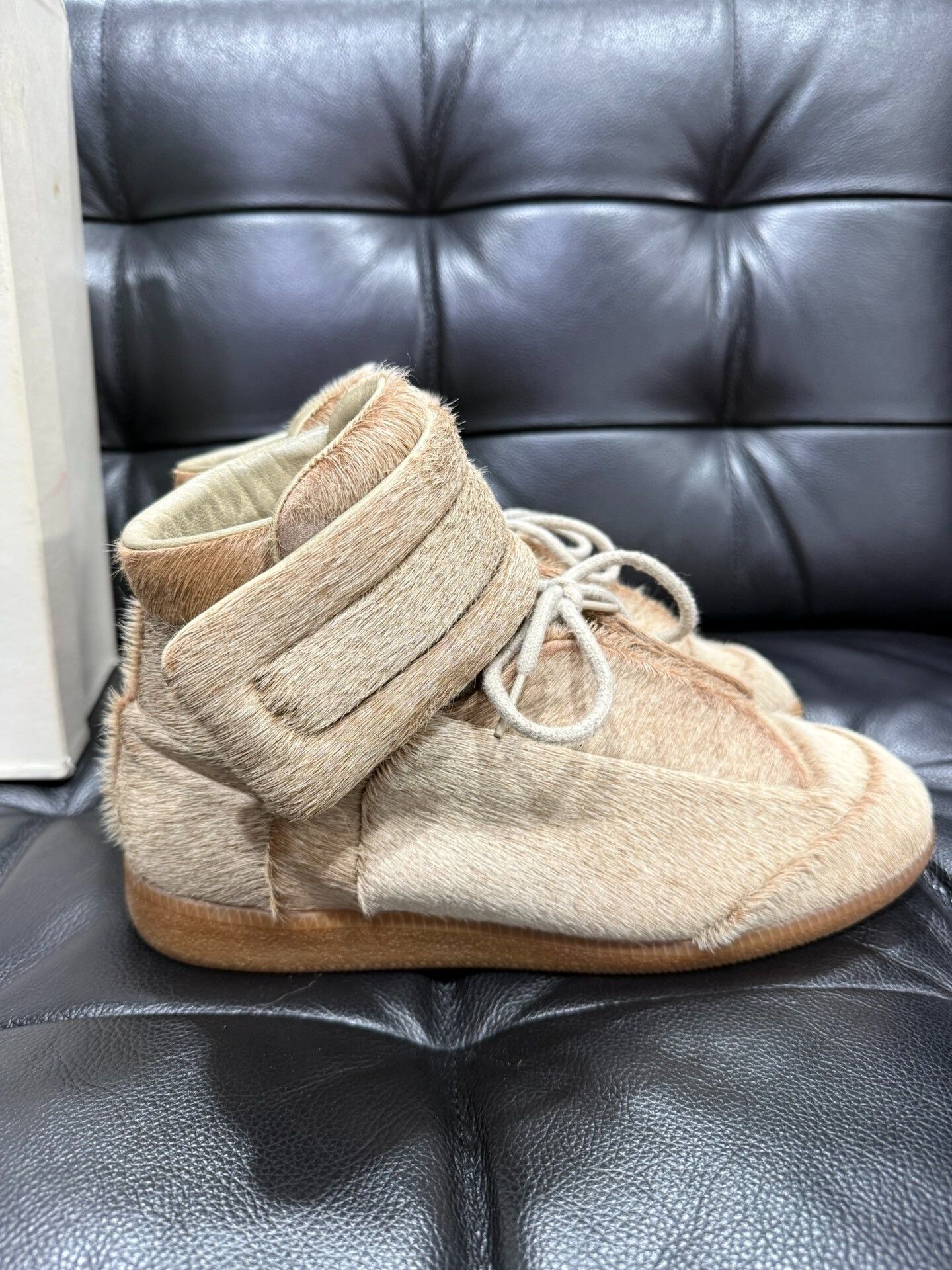Maison Margiela Maison Margiela Beige Horse Hair Boots Size US 9 / EU 42 - 2 Thumbnail