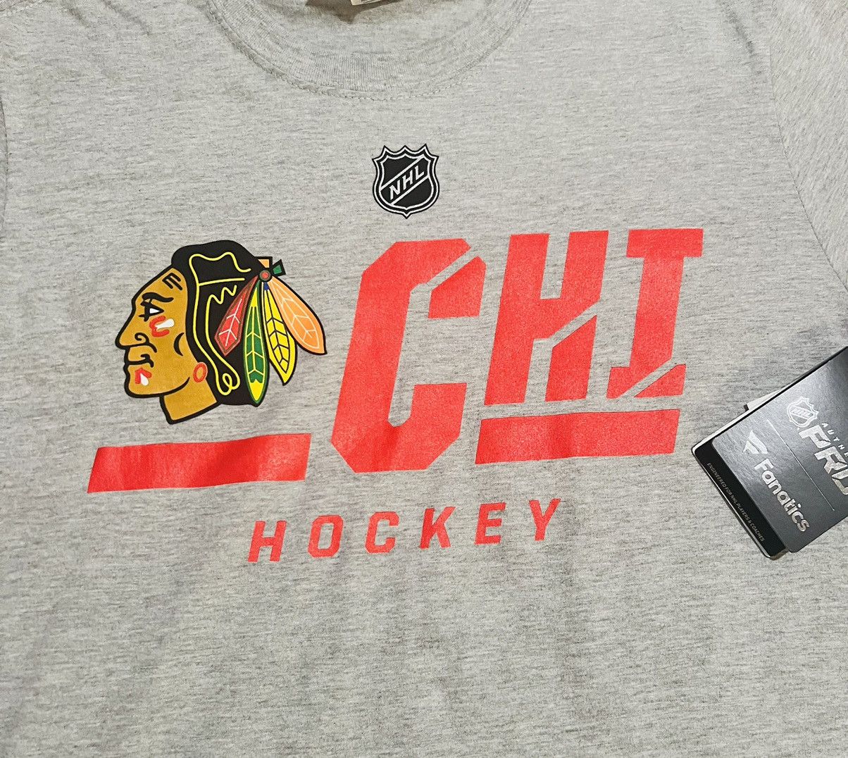 Other Chicago Blackhawks Shirt Grey Medium CHI Fantatics NWT Size US M / EU 48-50 / 2 - 2 Thumbnail