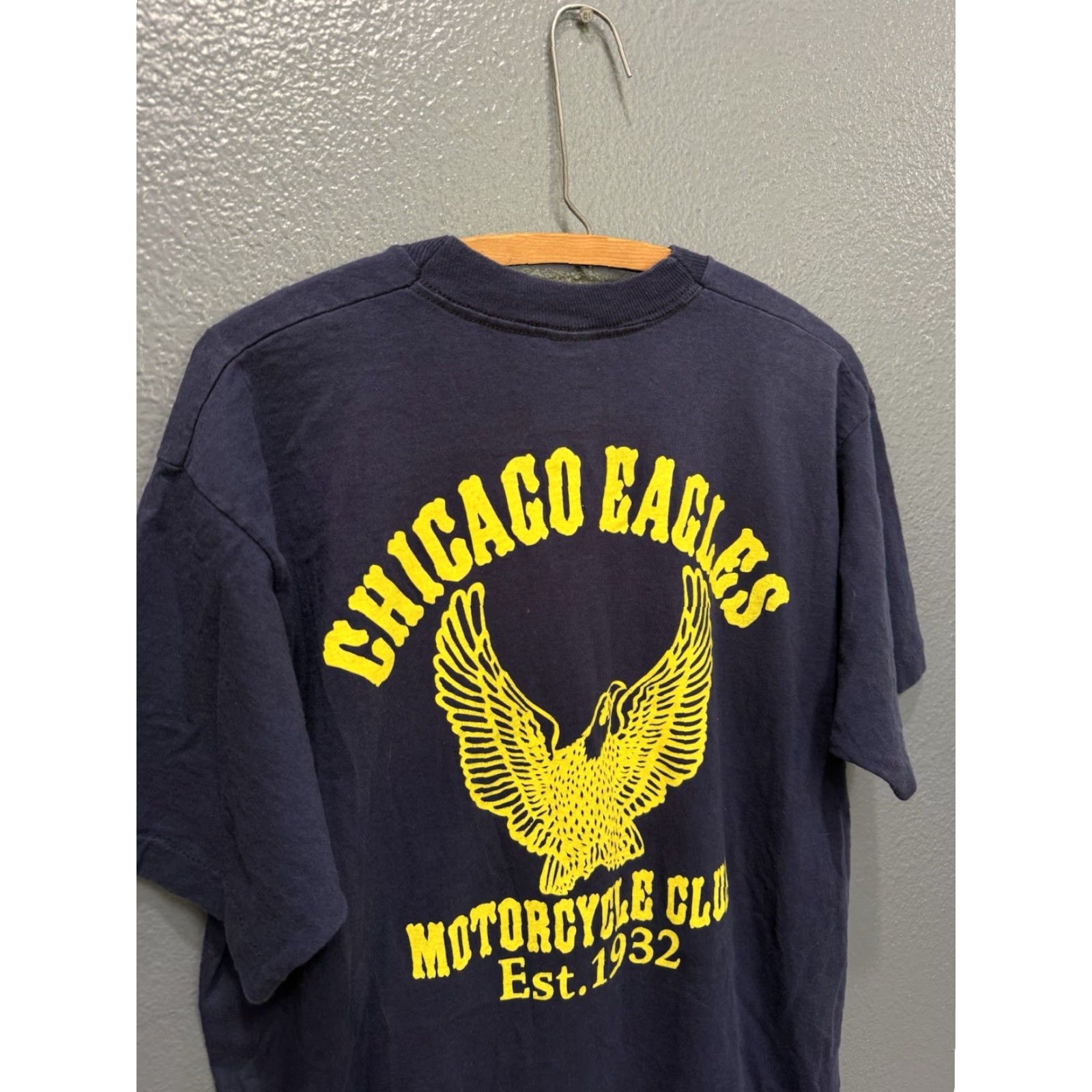 Fruit Of The Loom VINTAGE 90s Chicago Eagle MC Motorcycle Club Blue Tee Shirt XL Shirt Mens XL Blue 90s MC Chicago Eagle Mens Shirts Size US XL / EU 56 / 4 - 2 Thumbnail
