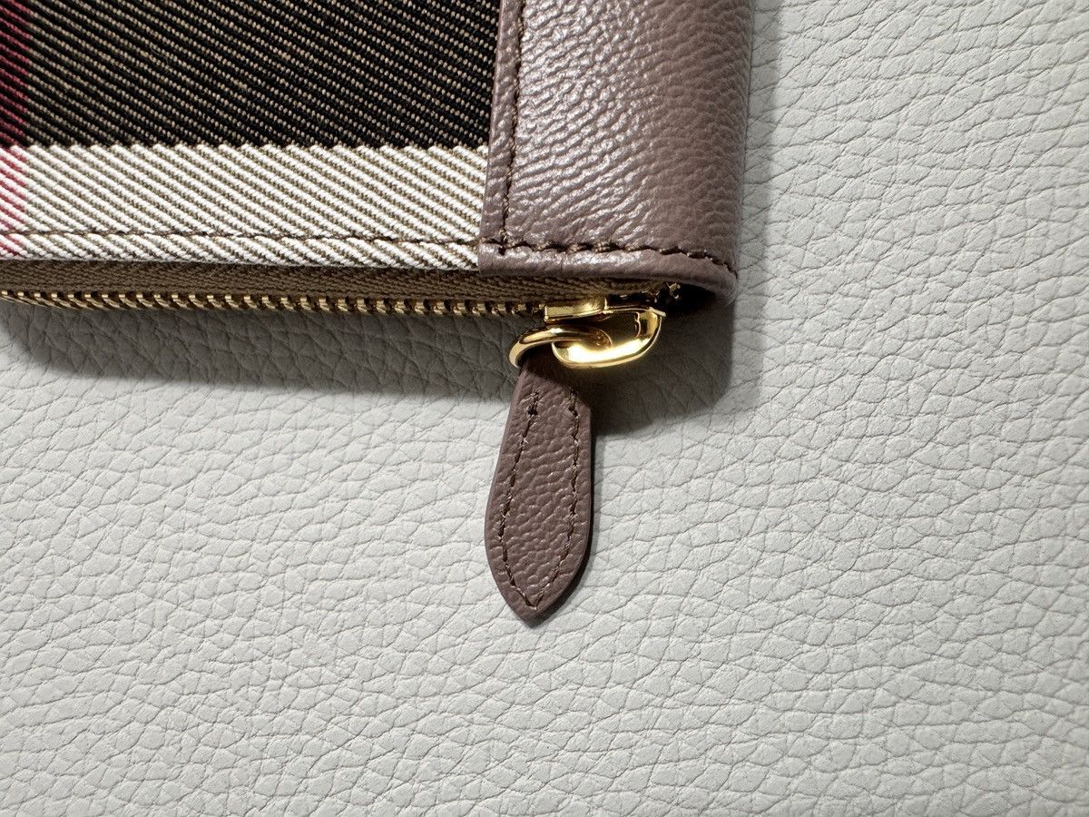 Burberry Burberry Large Check Zip Around Leather Wallet Grey Mink Size ONE SIZE - 4 Thumbnail