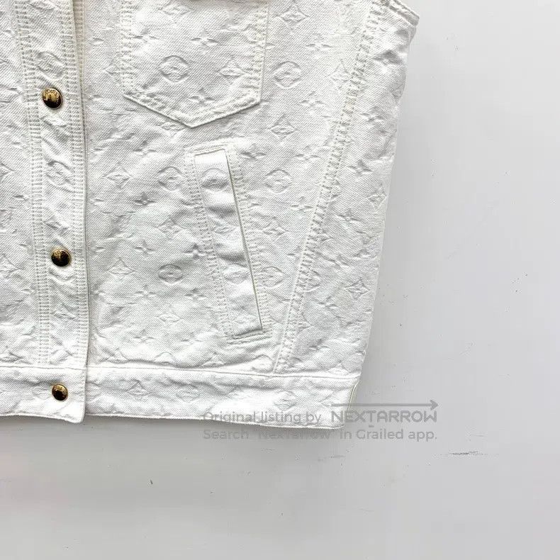 Louis Vuitton Louis Vuitton 23 white logo embossed cotton lapel single b Size XS / US 0-2 / IT 36-38 - 4 Thumbnail