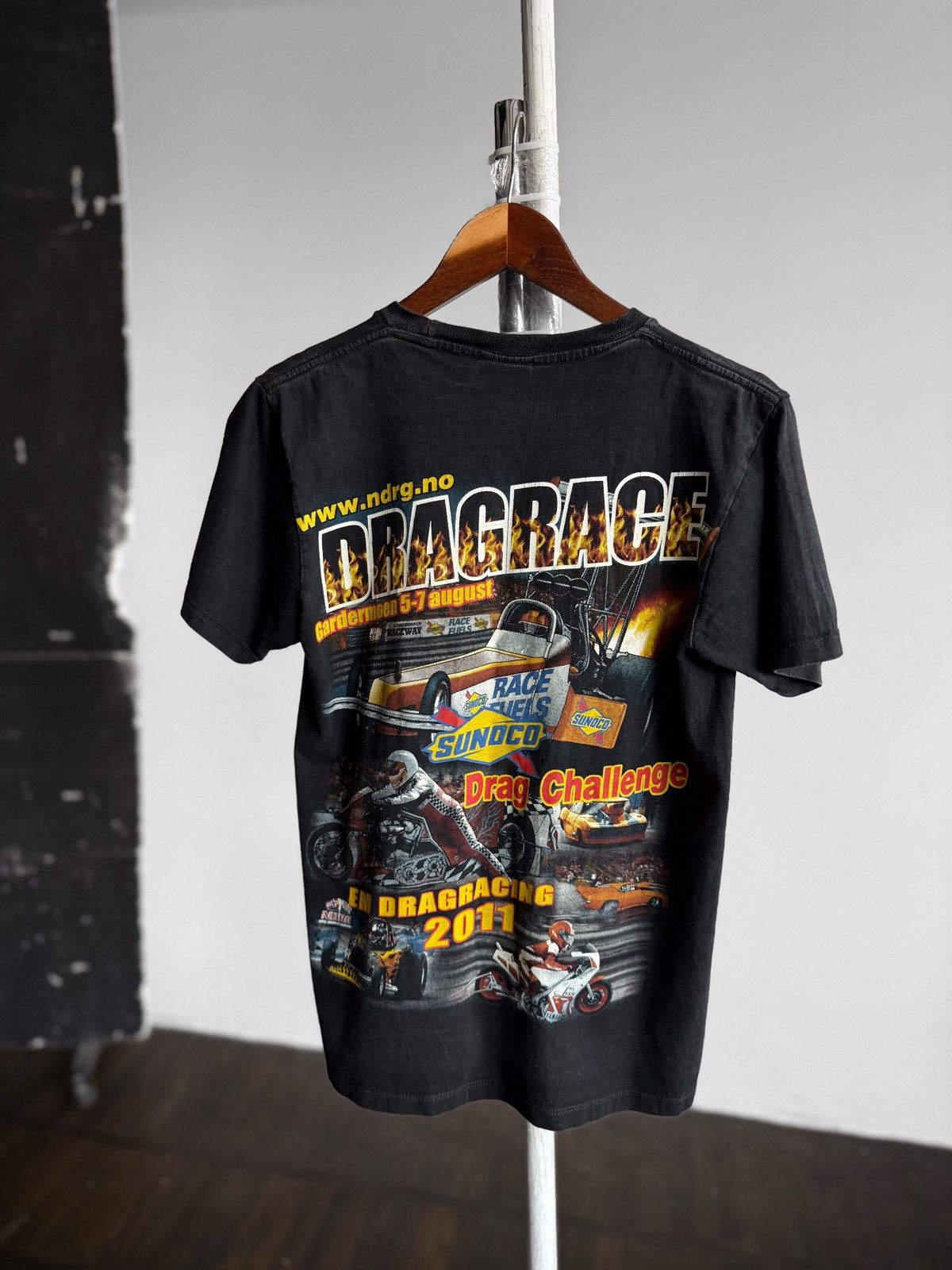 Vintage Vintage Akama Dragrace 2011 Men Black T-Shirt Graphic Racing Size US S / EU 44-46 / 1 - 2 Thumbnail