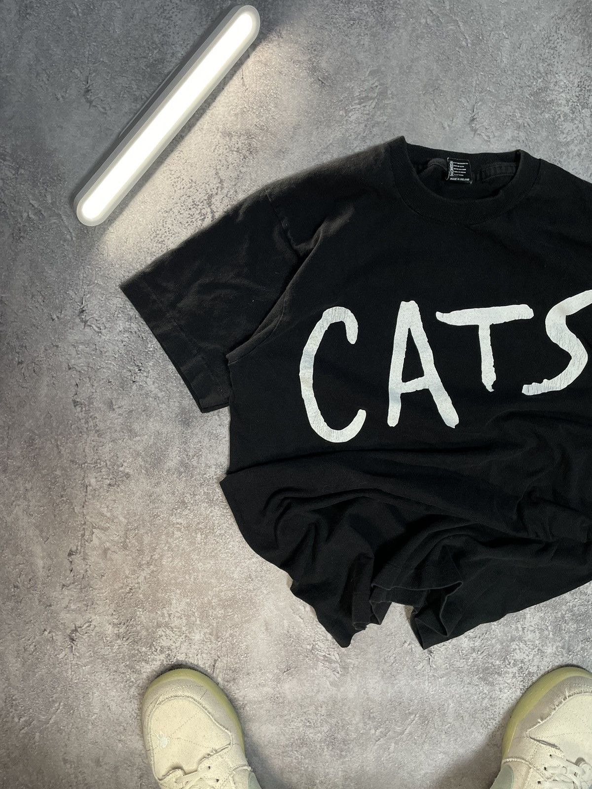 Band Tees × Rap Tees × Vintage VINTAGE ROCK UK CATS 90s TOUR PINK EMO RAP MENS BLACK SHIRT Size US L / EU 52-54 / 3 - 3 Thumbnail