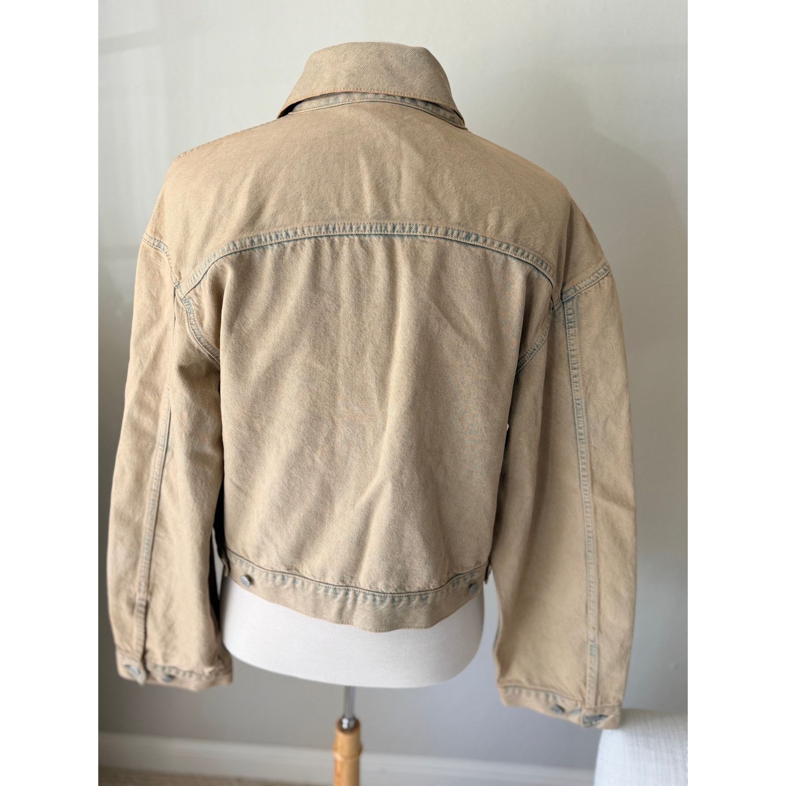 Acne Studios Acne Studios FW24 Cropped Denim Jacket Sand Beige IT 46 Size US M / EU 48-50 / 2 - 4 Thumbnail