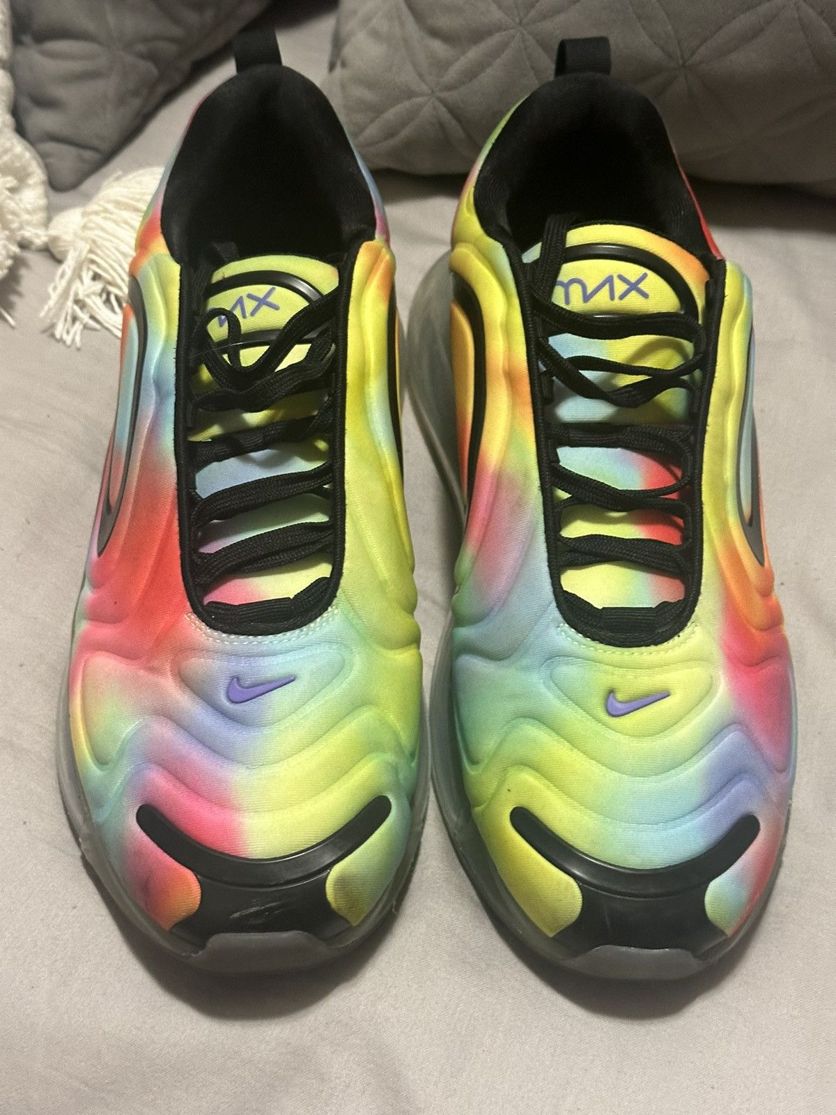 Nike Men’s size 12 Nike airmax 720 Size US 12 / EU 45 - 1 Thumbnail