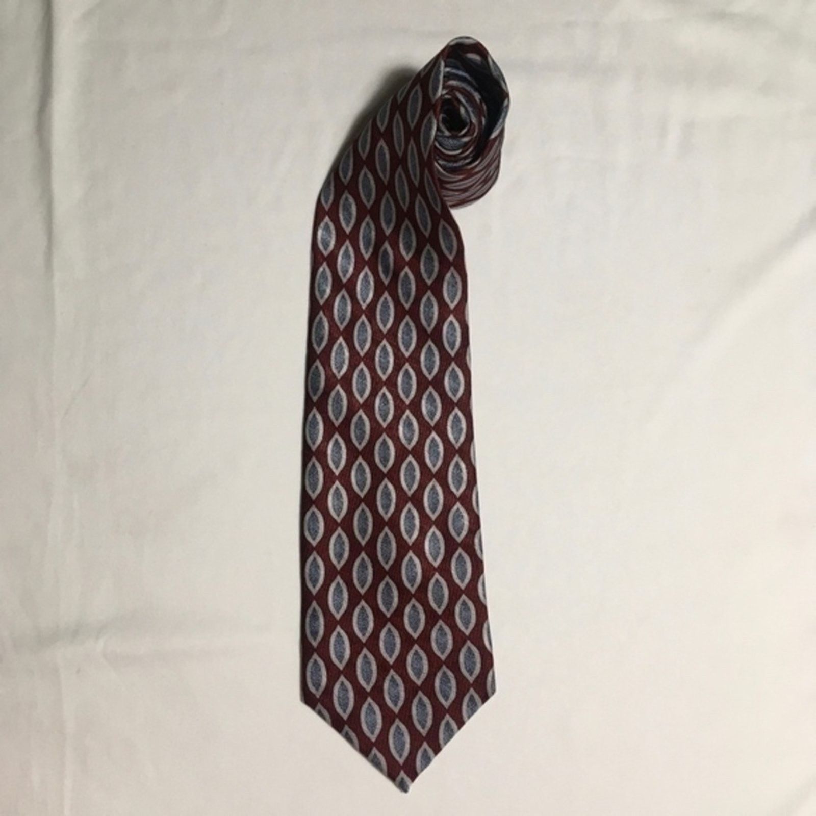 Vintage Vintage Louis Roth Red Silk Marquise Print Tie Size ONE SIZE - 8 Thumbnail