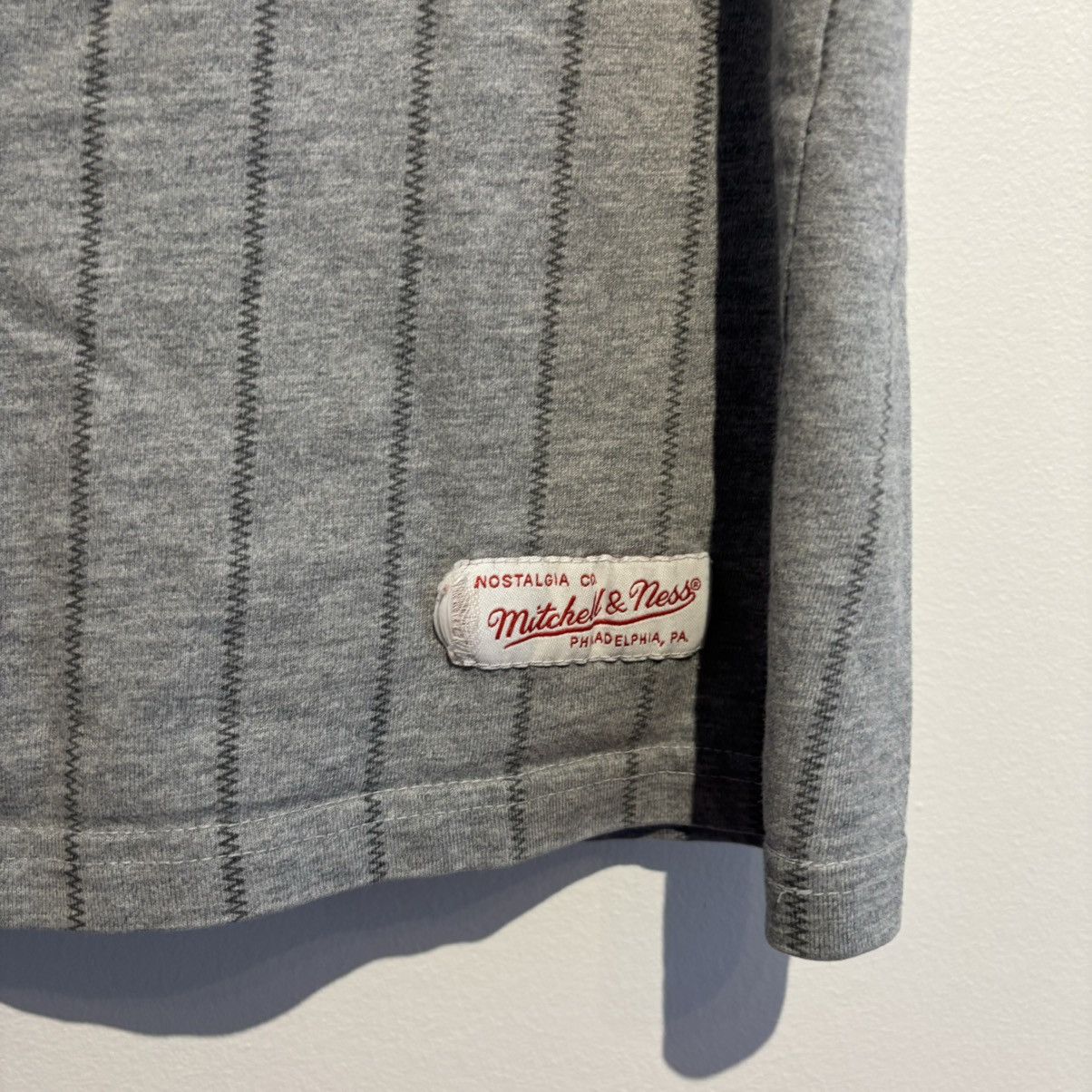 MLB × Mitchell & Ness Boston Red Sox Vintage Striped Gray T Shirt Size US L / EU 52-54 / 3 - 5 Thumbnail