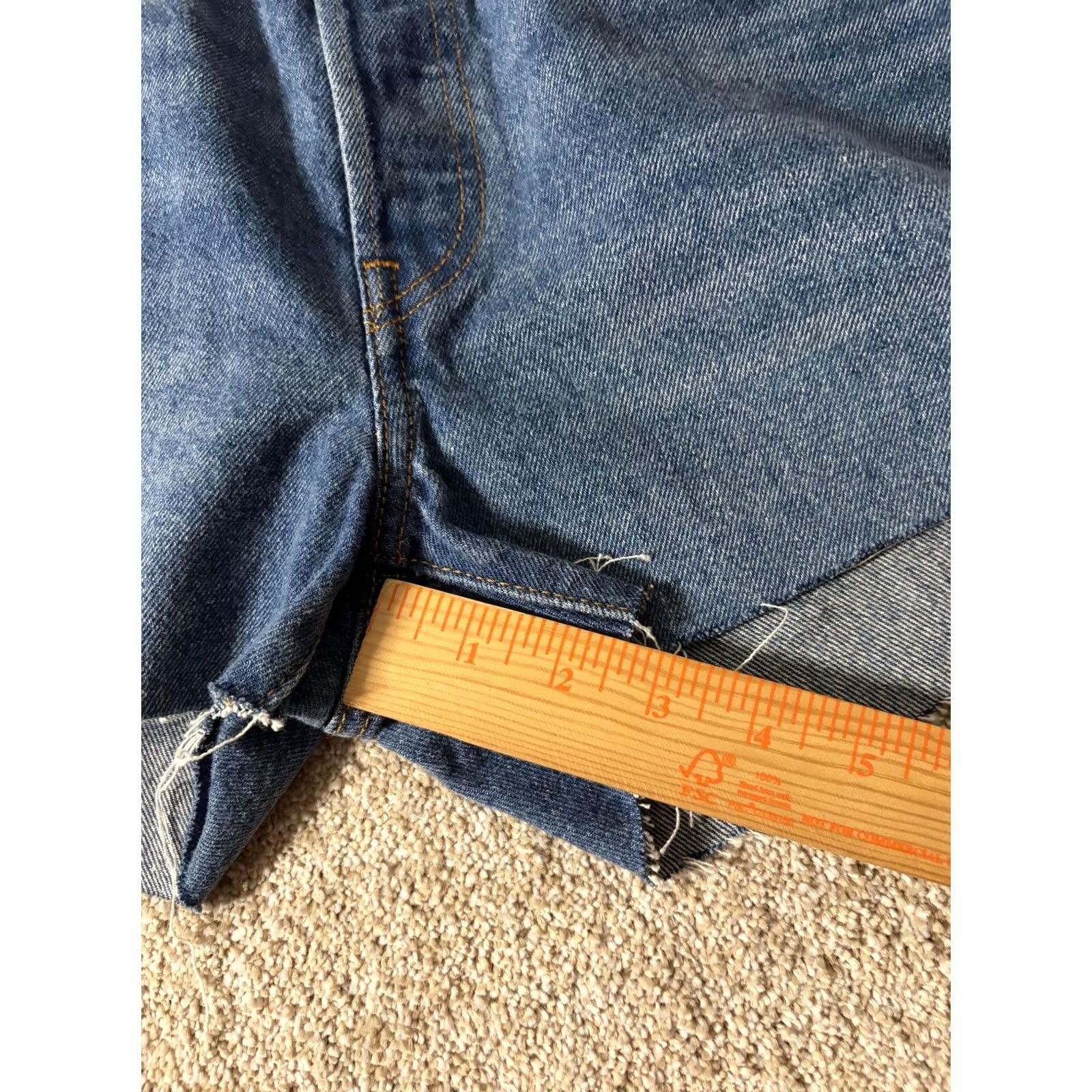 Levi's Levi's 501 Bermuda Shorts Women’s Large Blue Denim Distressed Cutoff Button Fly Size 36" / US 14 / IT 50 - 2 Thumbnail