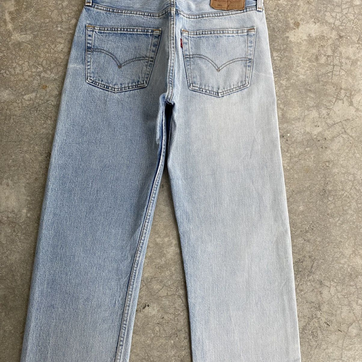 Levi's Vintage Late 90’s Levis 501 Faded Light Blue Jeans Size US 31 - 16 Thumbnail
