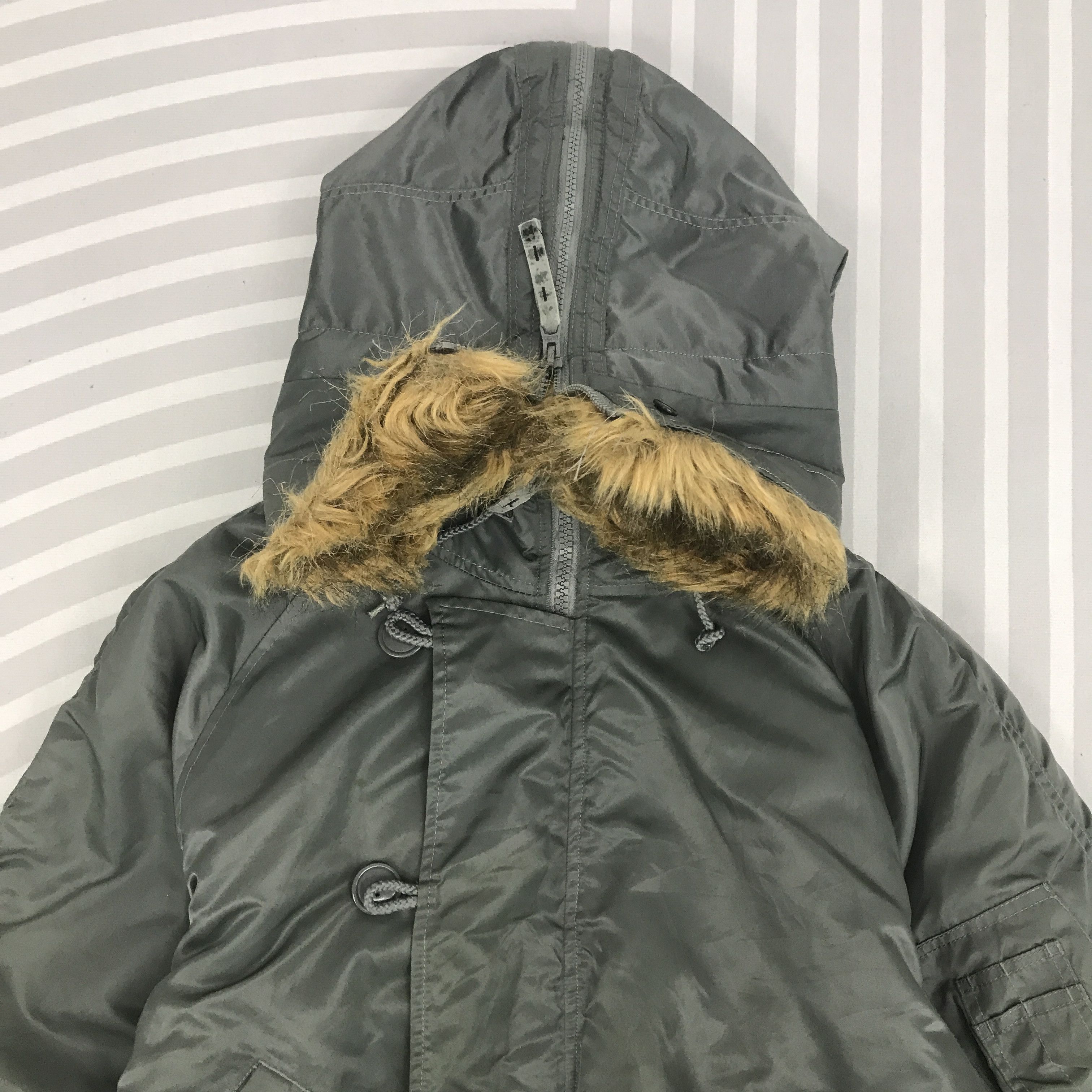Alpha Industries Vtg Alpha industries Bomber military style fur hoodie jacket Size US L / EU 52-54 / 3 - 2 Thumbnail