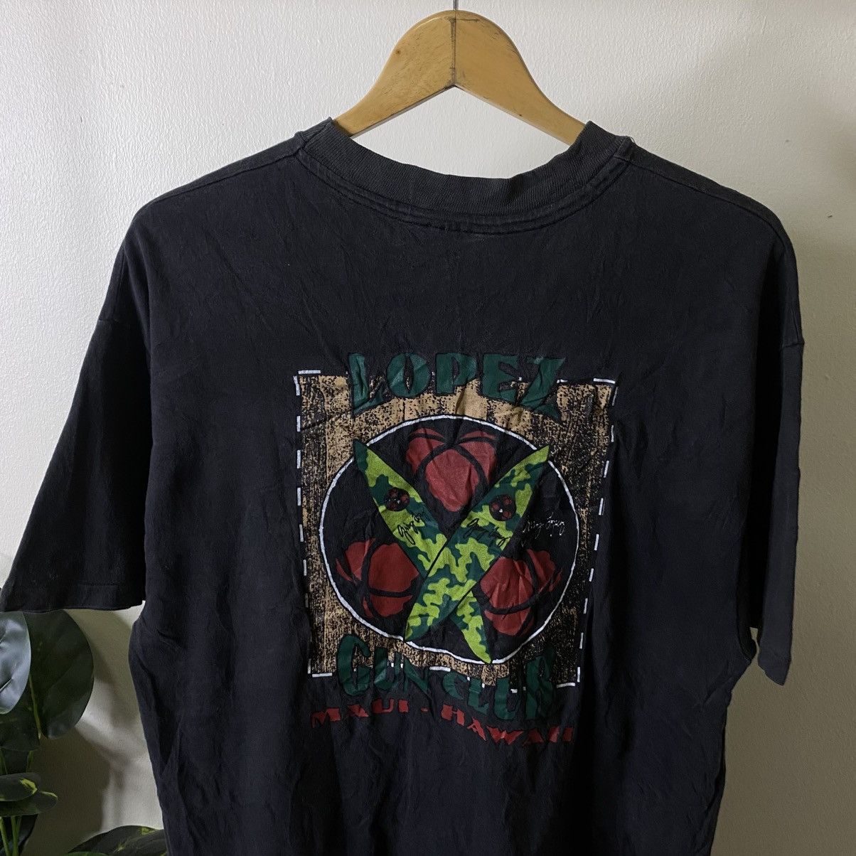 Vintage 1990s Lopez Gun Club Maui Hawaii Promo T Shirt Size US L / EU 52-54 / 3 - 2 Thumbnail