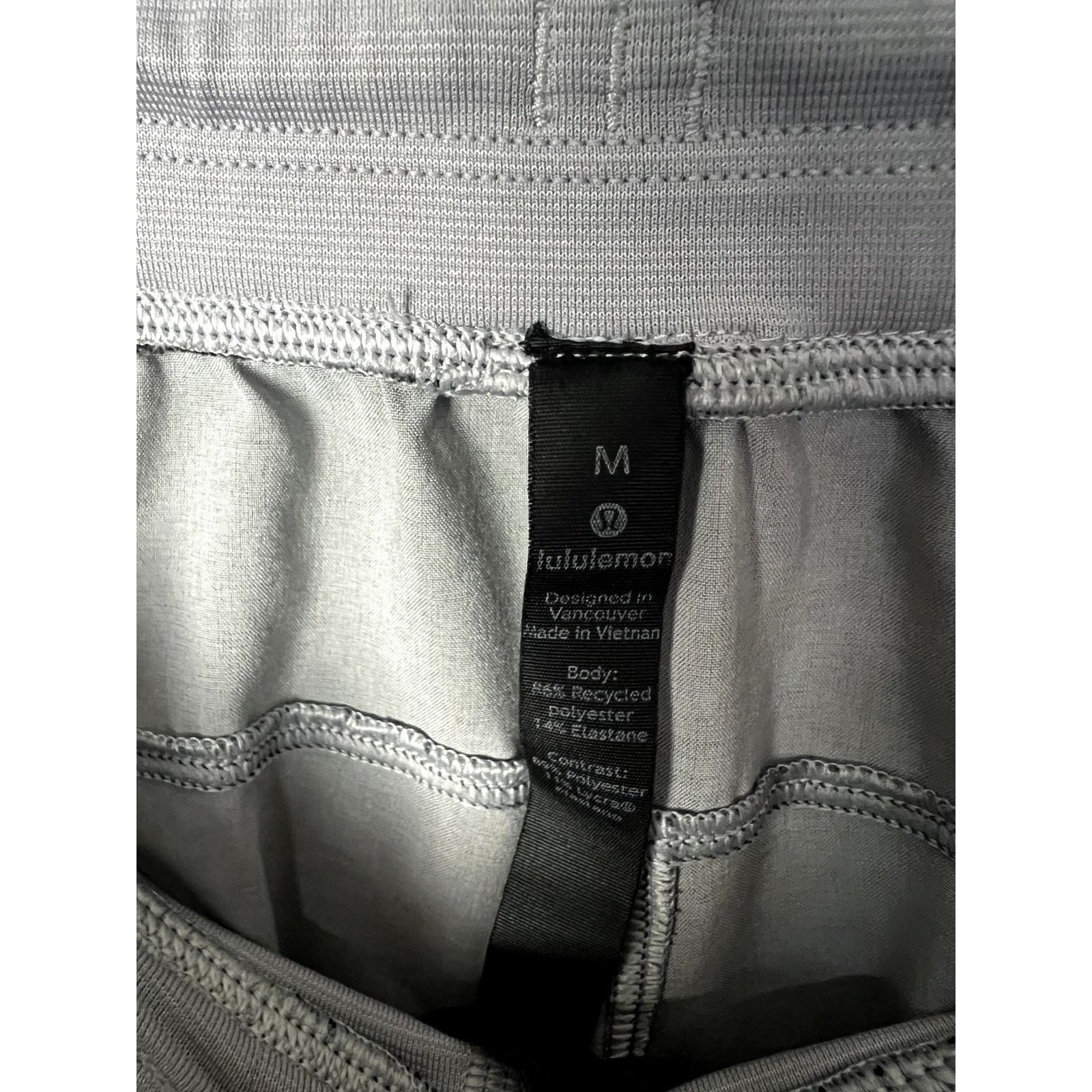 Lululemon Lululemon Mens Medium T.H.E. Shorts 9" Black Gym Active Size US 34 / EU 50 - 2 Thumbnail