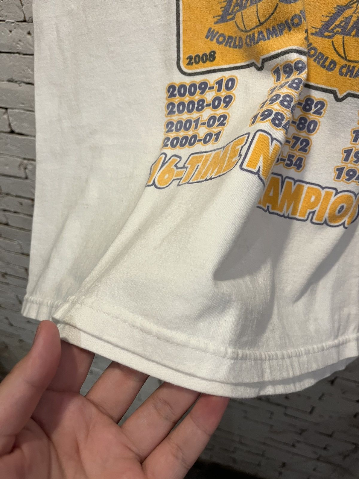 NBA Vintage 2010 NBA LA Lakers Champions T-Shirt Size US XL / EU 56 / 4 - 7 Thumbnail