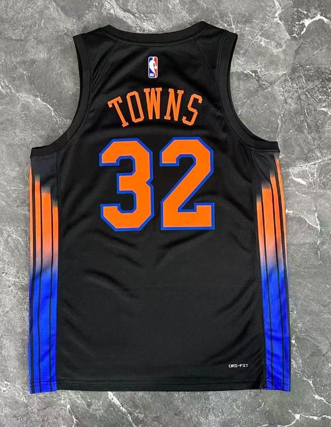 NBA 26 New York Knicks #32 Karl-Anthony Towns Jersey Size US M / EU 48-50 / 2 - 1 Thumbnail