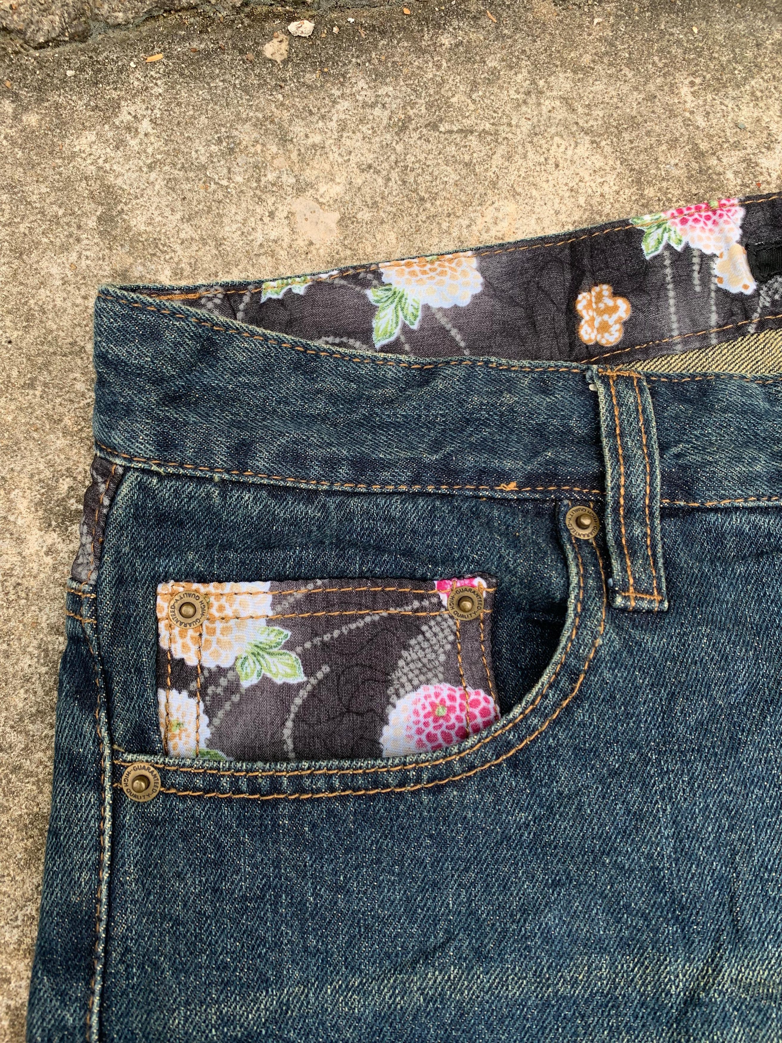 Designer × Japanese Brand Memory Special Koi Fish Short Pants Size US 34 / EU 50 - 4 Thumbnail