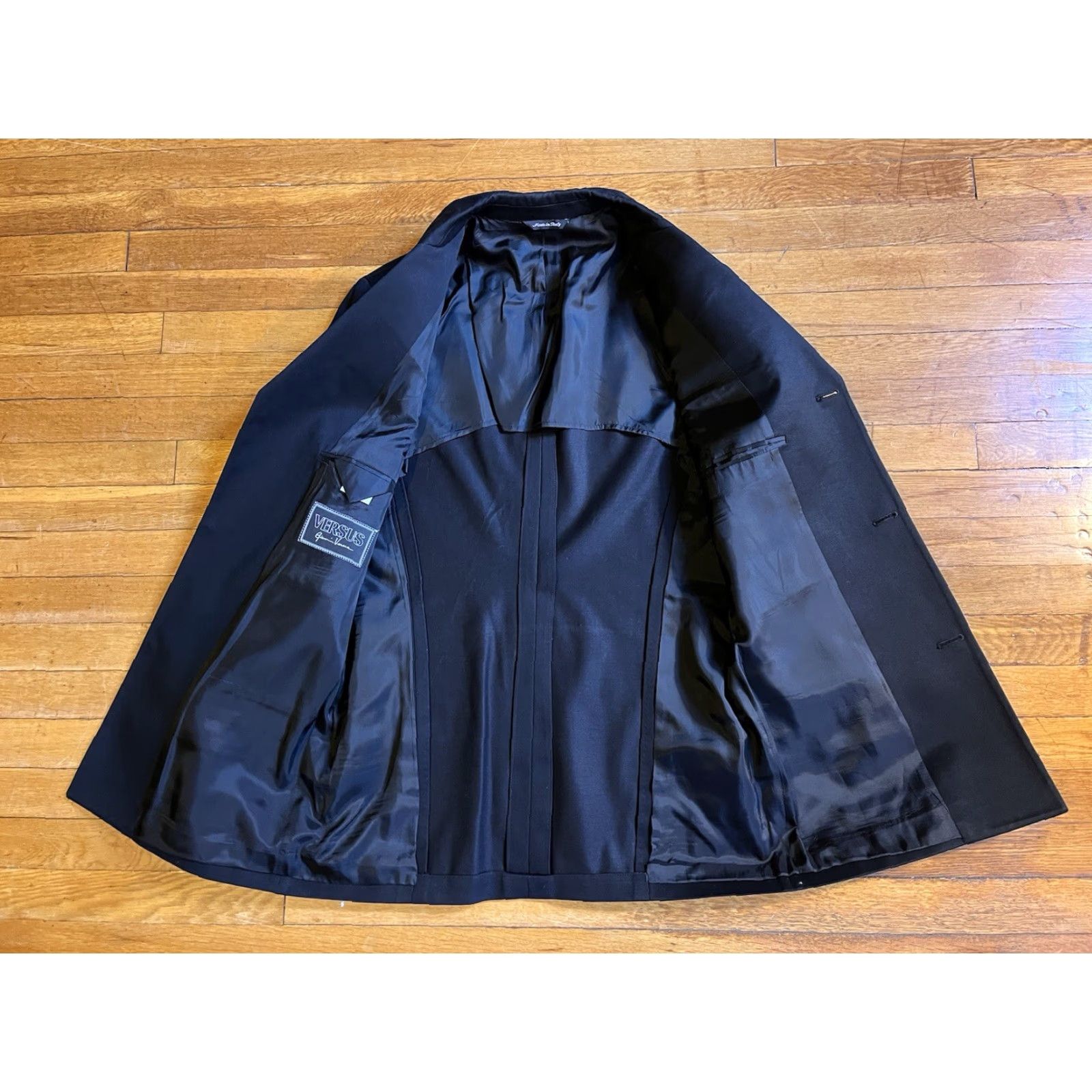Versace VINTAGE Versace Versus Blazer Men Black 54 Three-Button Notch Lapel Wool Solid 40 Chest Regular Fit Front Three-Button JACKET Size 54R - 7 Thumbnail