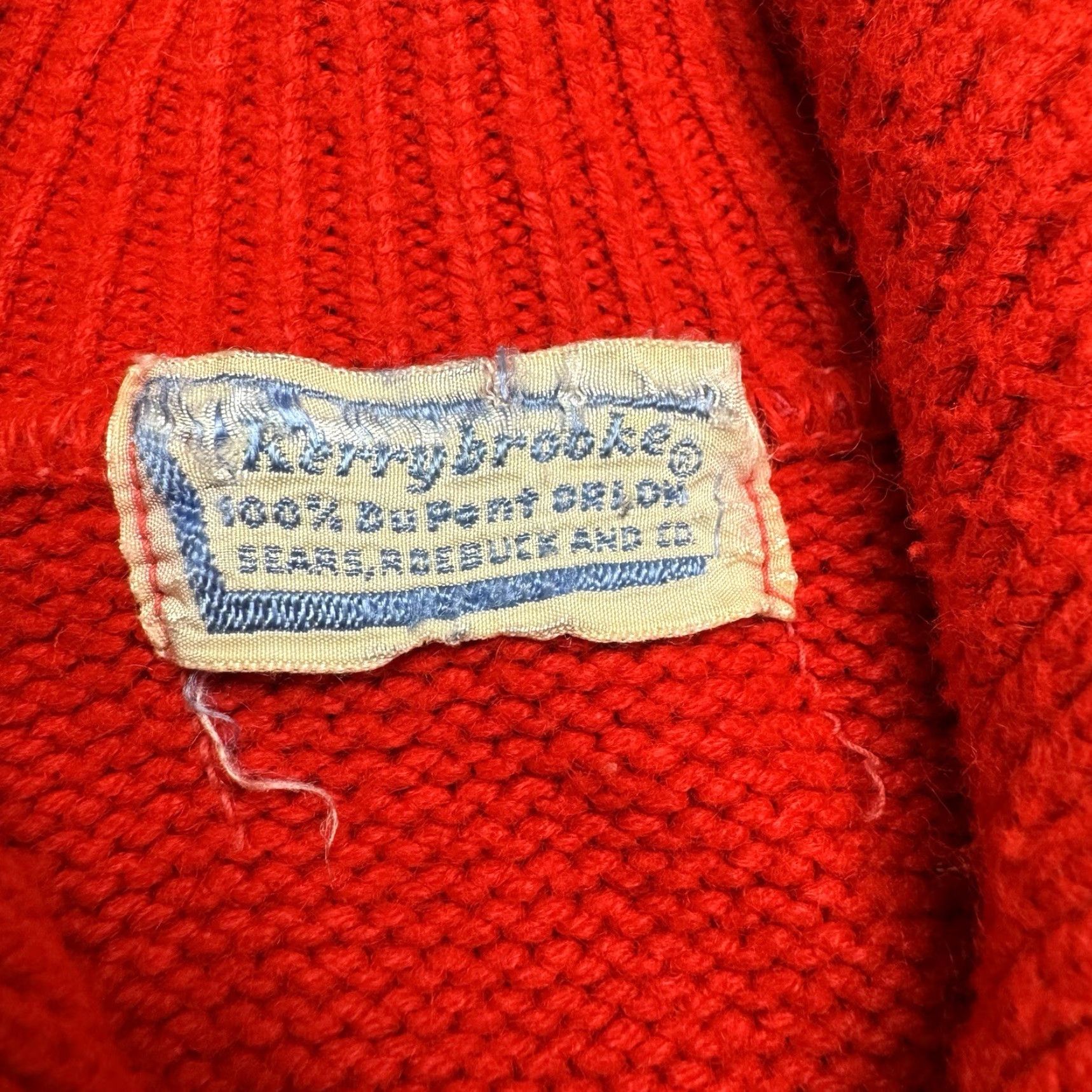 Vintage VINTAGE Sears Roebuck & Co Kerrybrooke Red 1/4 Button Sweater Womens S 1950s 50s Casual Acrylic Secretary/Geek Size S / US 4 / IT 40 - 6 Thumbnail