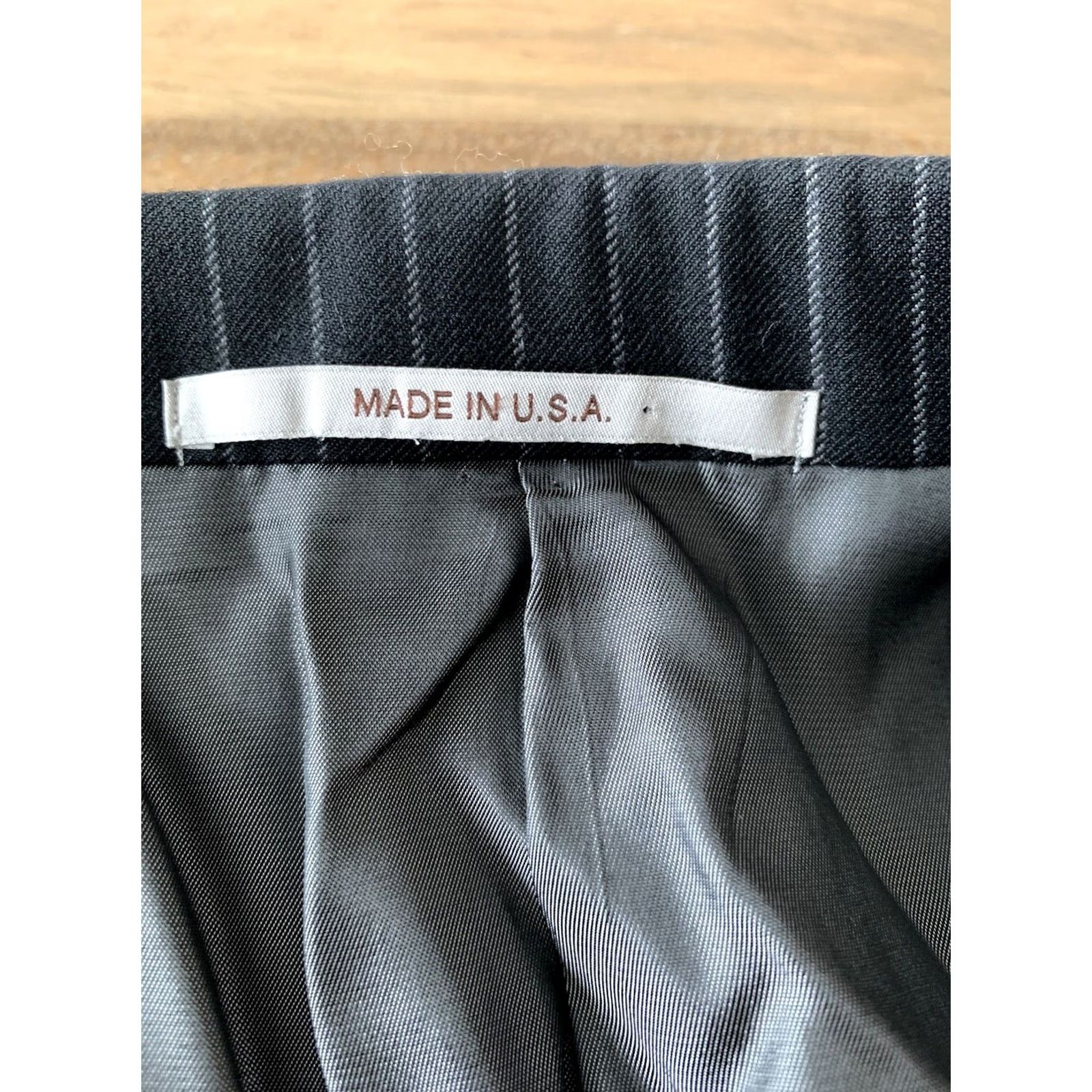 Vintage Hickey Freeman Sport Blazer 42R Black Pinstripe Double-Vented Notch Lapel Wool Lining Regular Single-Breasted 2-Button Men Jacket Charted Size 42R - 3 Thumbnail