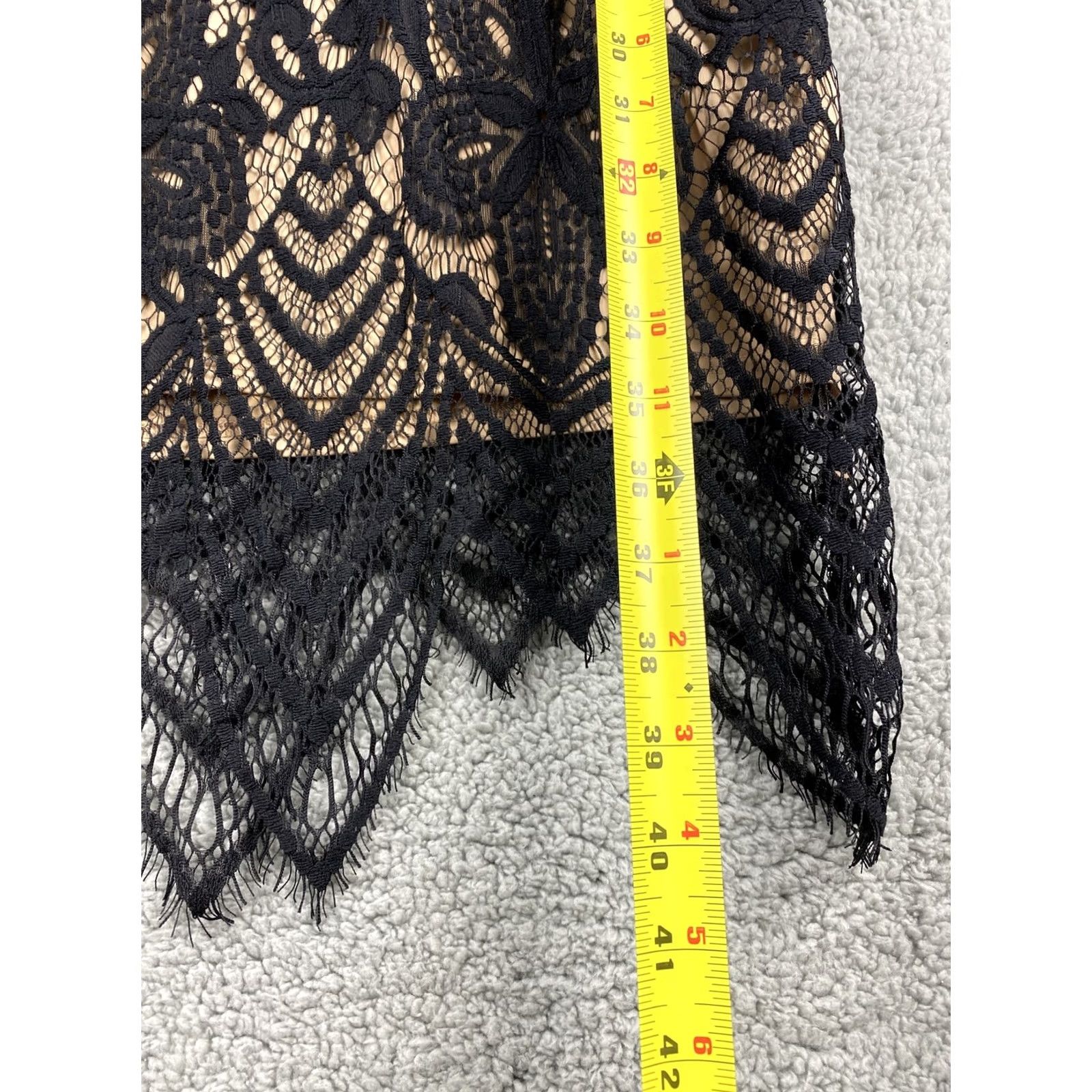 Forever 21 FOREVER 21 Dress Black Knit Sheath Lace Trim 3/4 Sleeve Women’s Large L Knee Length V-Neck Pullover Casual Knit Machine Washable Black Womens Size L / US 10 / IT 46 - 7 Thumbnail