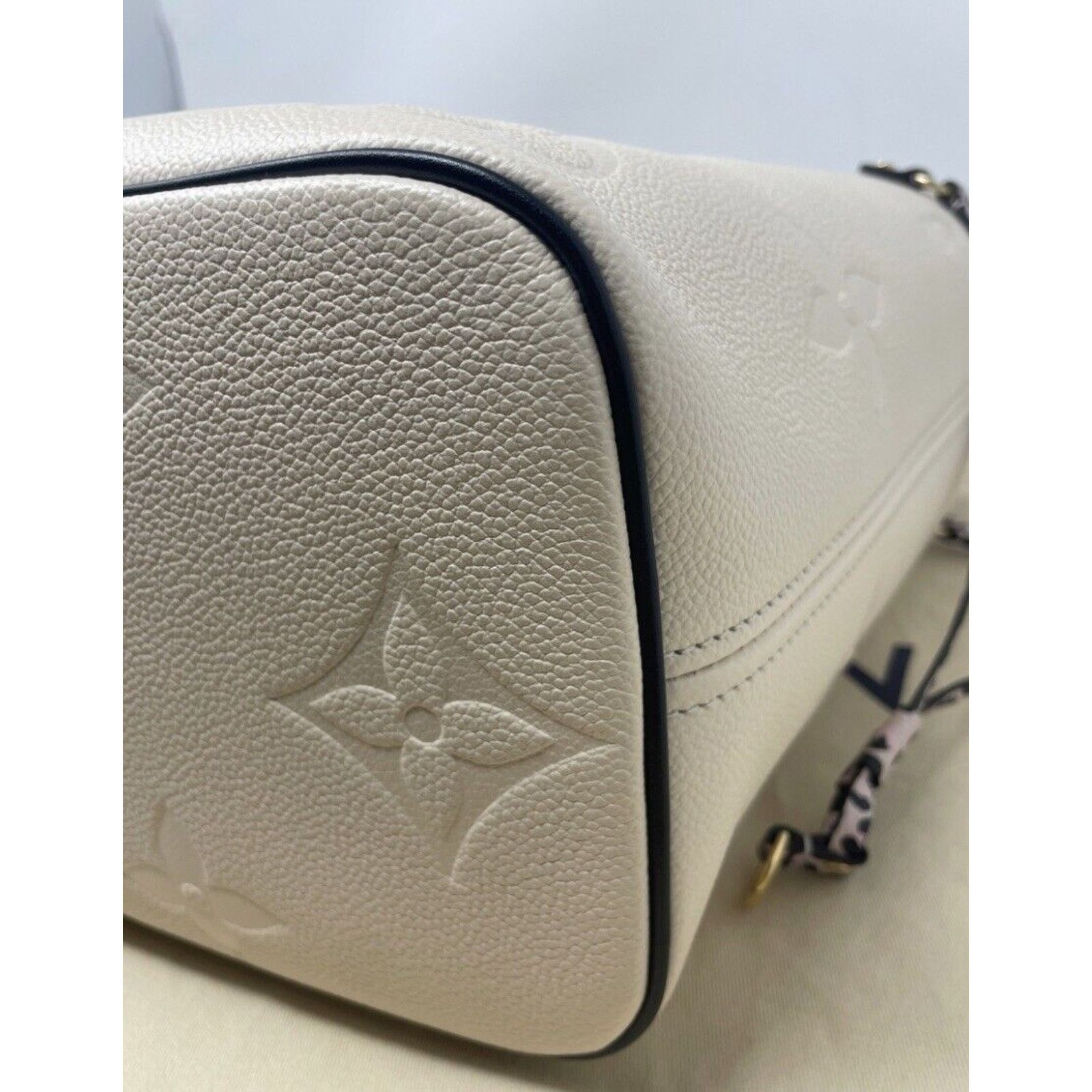 Louis Vuitton Louis Vuitton Neverfull Wild At Heart MM Ivory Leather Size ONE SIZE - 8 Thumbnail