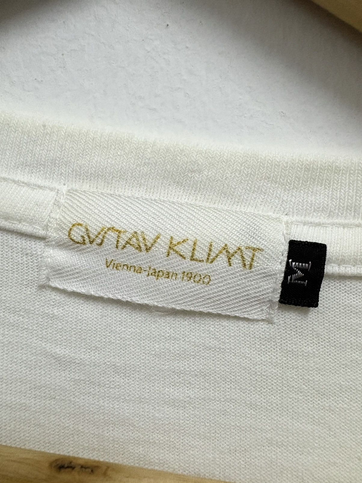 Vintage 2000's Gustav Klimt VJ 1900 " Beethoven Frieze " T-Shirt Size US S / EU 44-46 / 1 - 7 Thumbnail