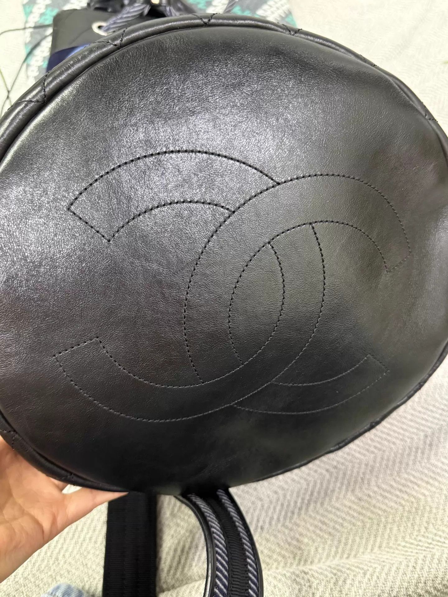 Chanel Chanel Hamburg Large Logo Bucket Bag Unisex Travel Unused Size ONE SIZE - 5 Thumbnail
