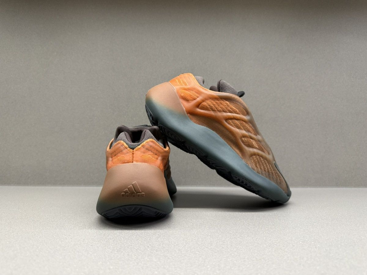 Yeezy Adidas Yeezy 700 V3 Copper Fade Size US 5.5 / IT 35.5 - 7 Thumbnail