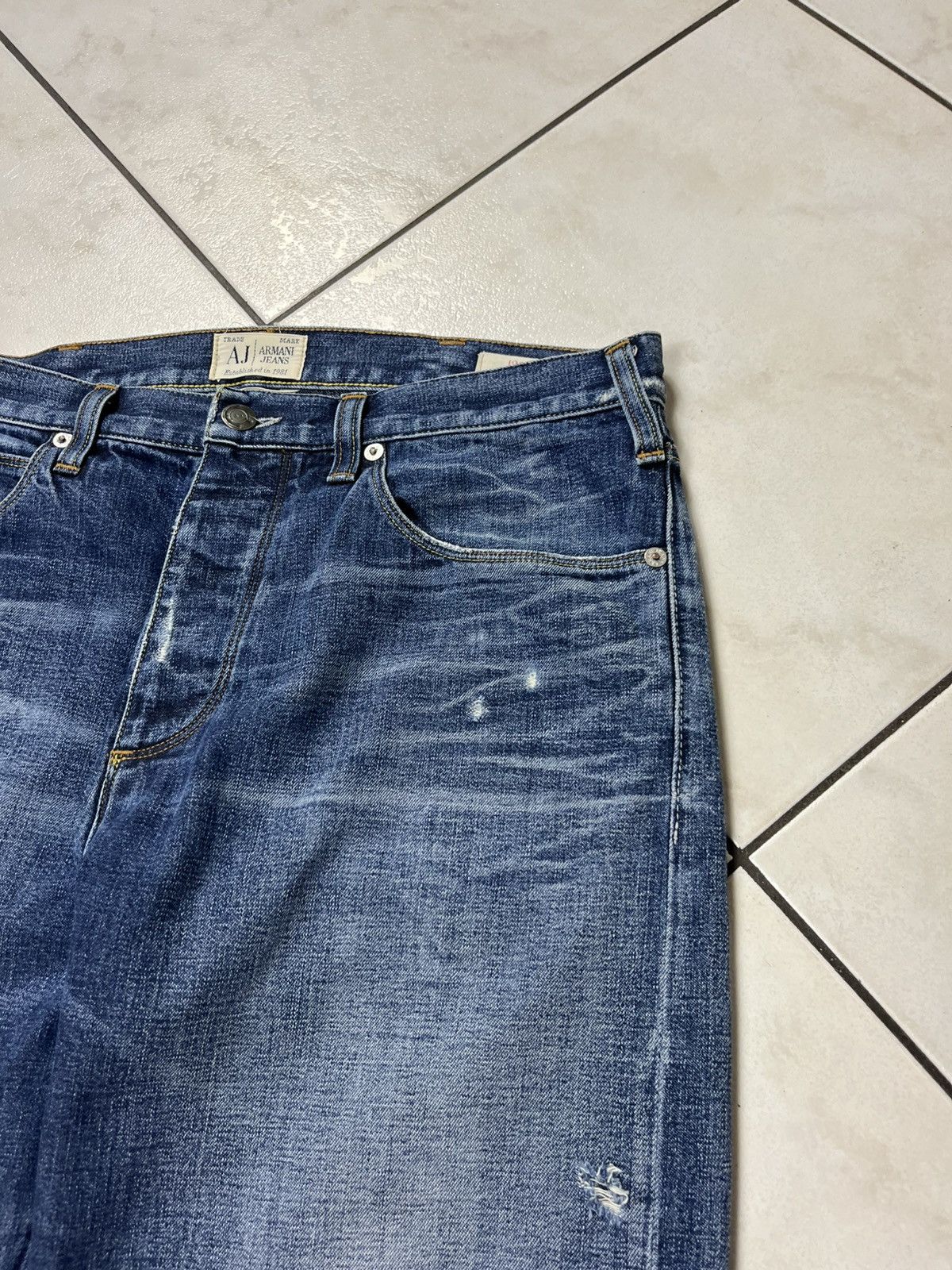 Armani × Giorgio Armani Vintage Armani jeans distressed denim y2k washed J21 regular Size US 33 - 6 Thumbnail