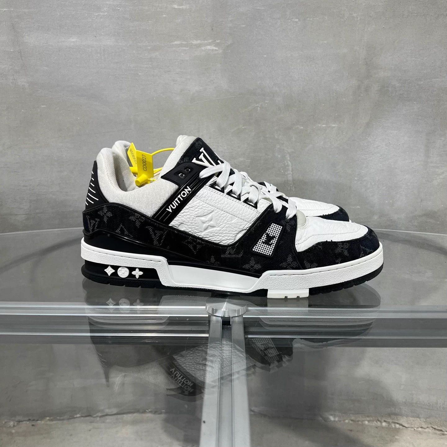 Louis Vuitton LV Trainer Black/White Denim UK9 43 Size US 10 / EU 43 - 4 Thumbnail