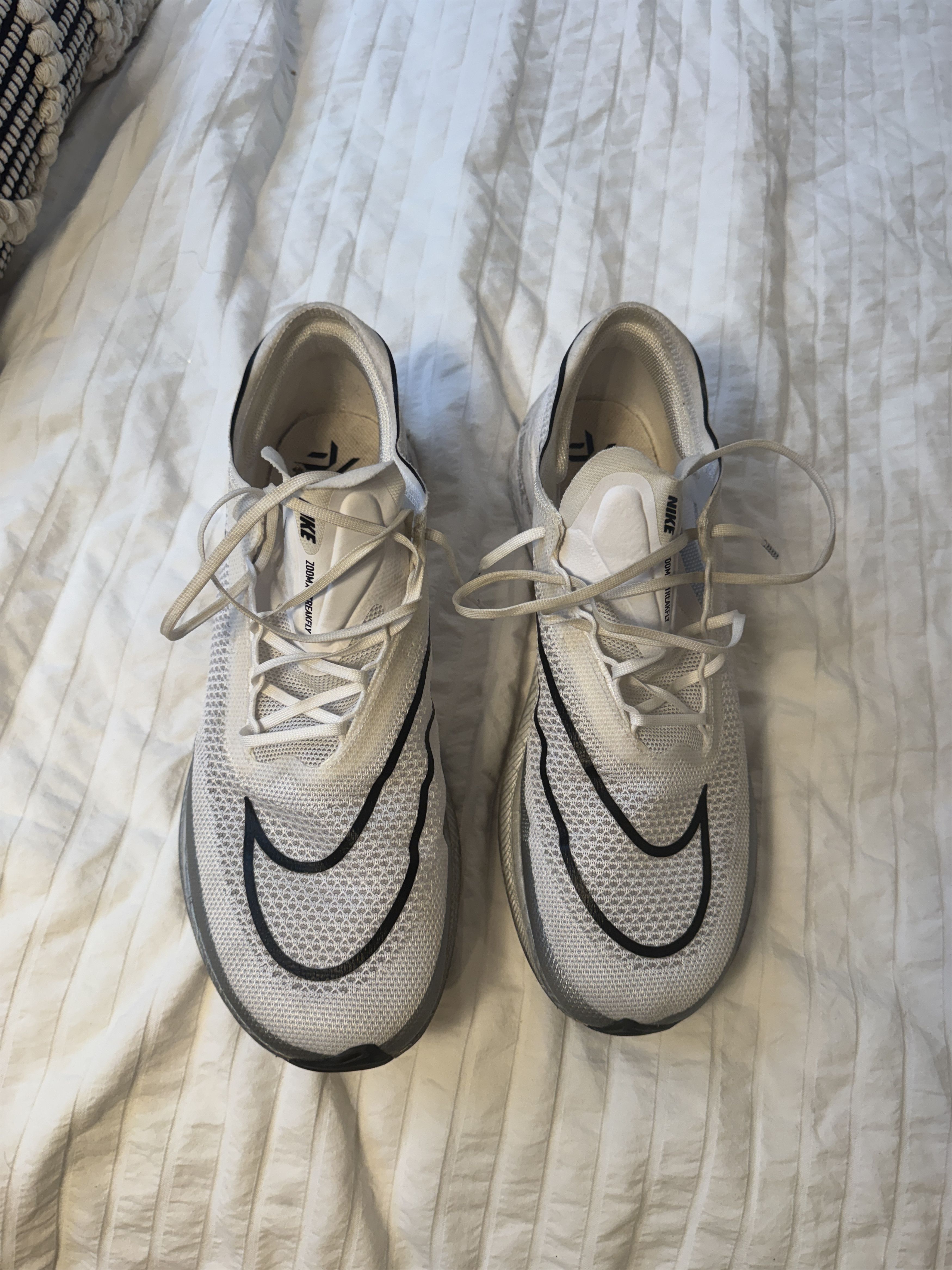 Nike Nike ZoomX Streakfly Premium in White, Metallic, Silver Size US 12 / EU 45 - 7 Thumbnail